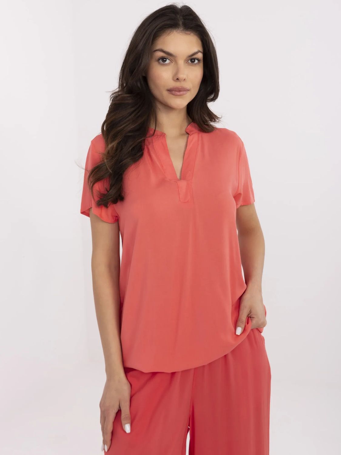 Korallenbluse mit V-Ausschnitt