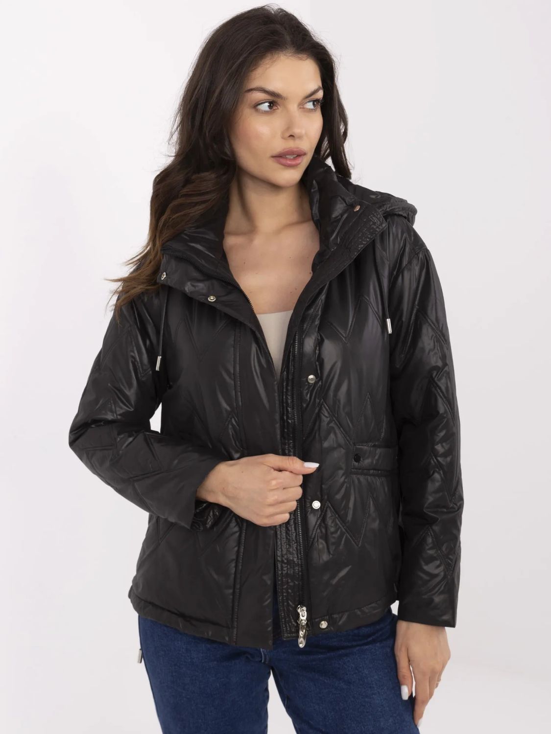 Stylische schwarze Übergangsjacke mit Kapuze