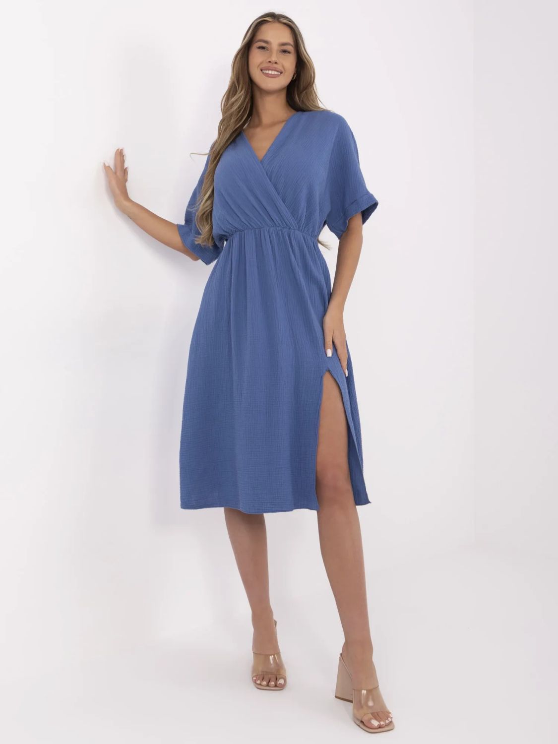 Ausgestellte blaue Kleid