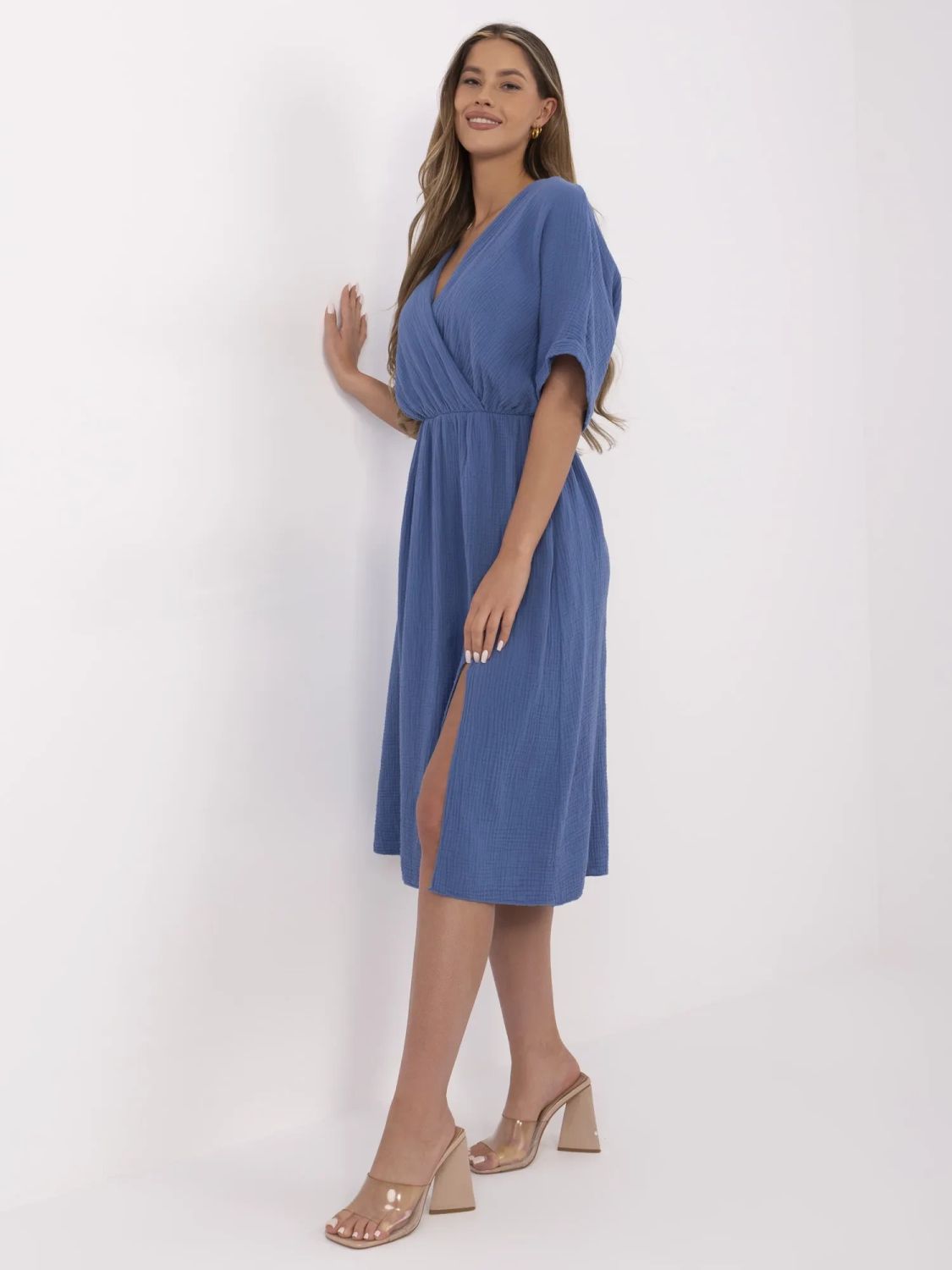 Ausgestellte blaue Kleid