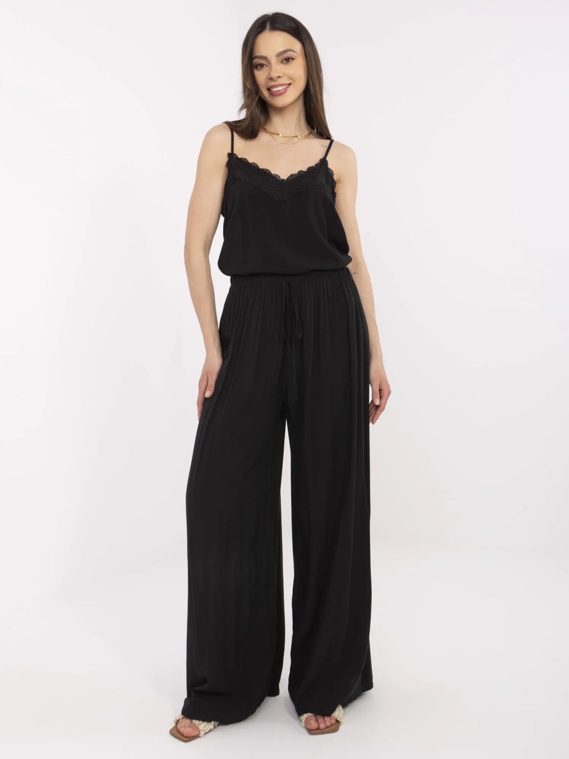 Stylische schwarze Hose mit hohem Bund