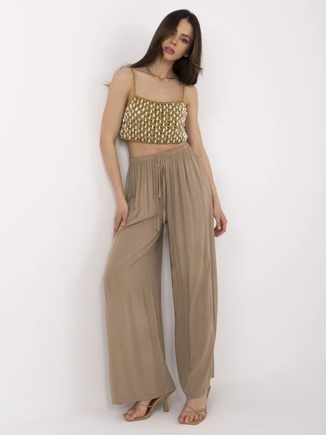 Braune weite Hose mit hohem Bund