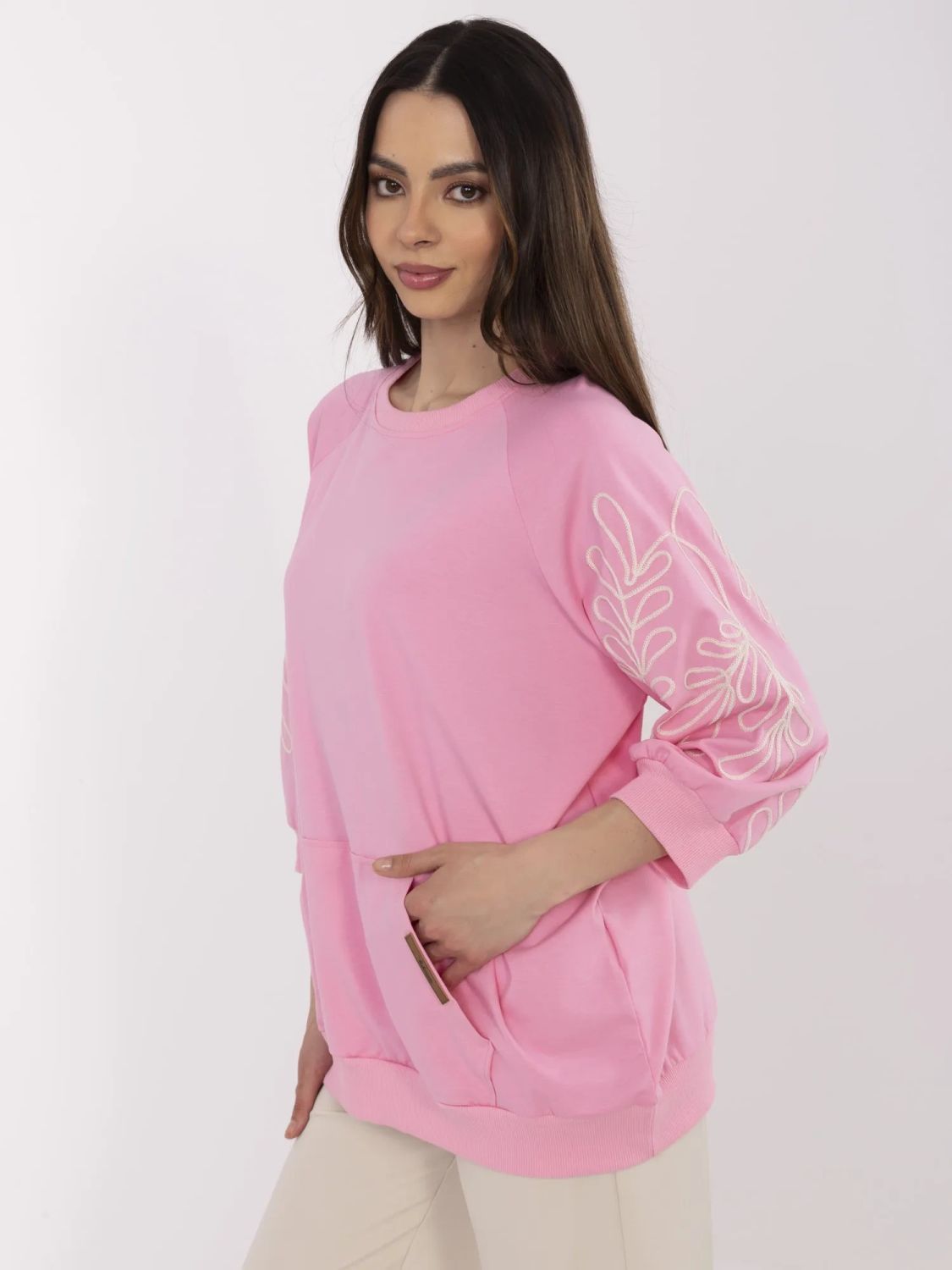 Rosa Bluse mit modernem Schnitt