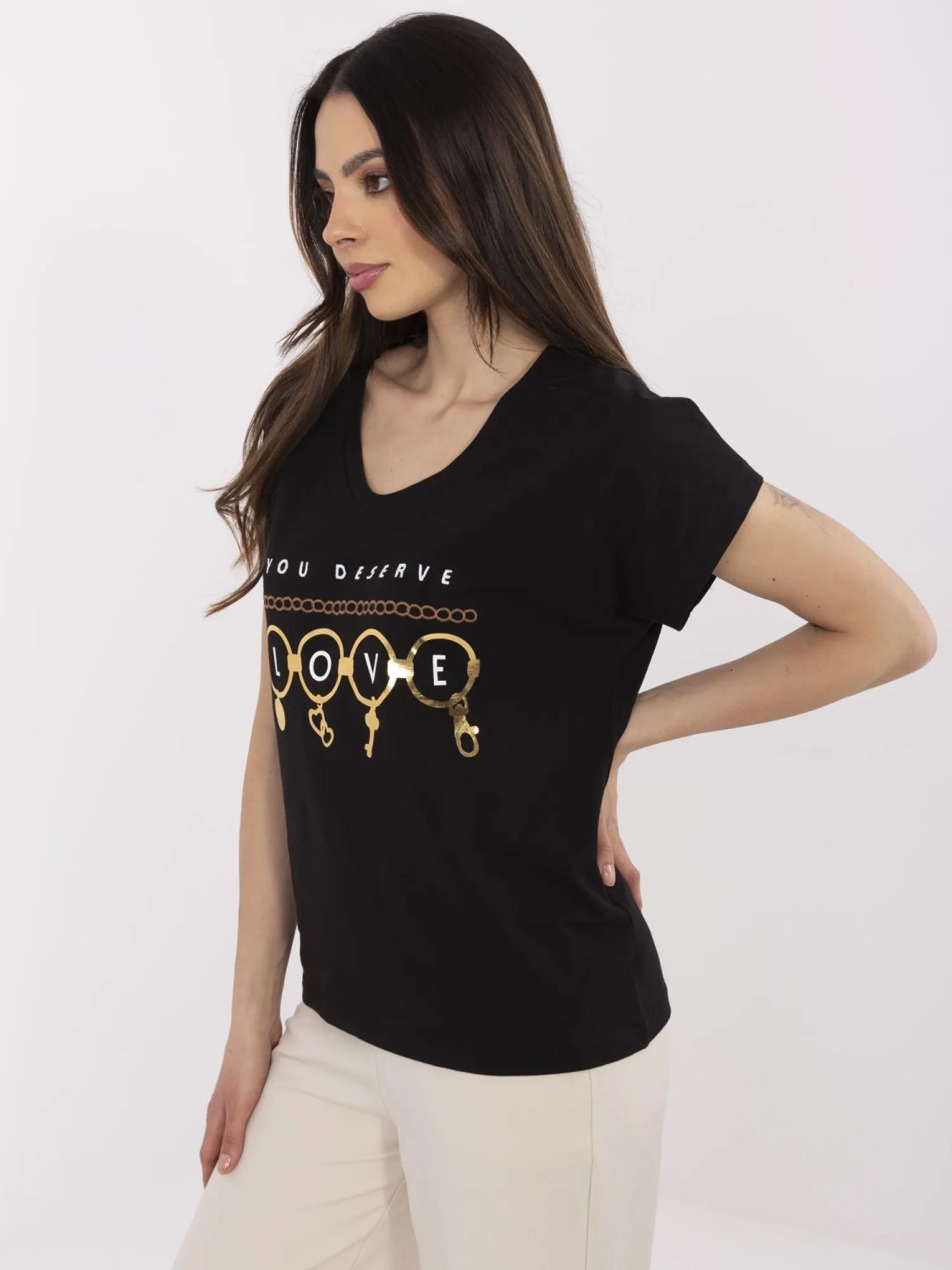 Stylisches schwarzes T-Shirt mit kurzen Ärmeln