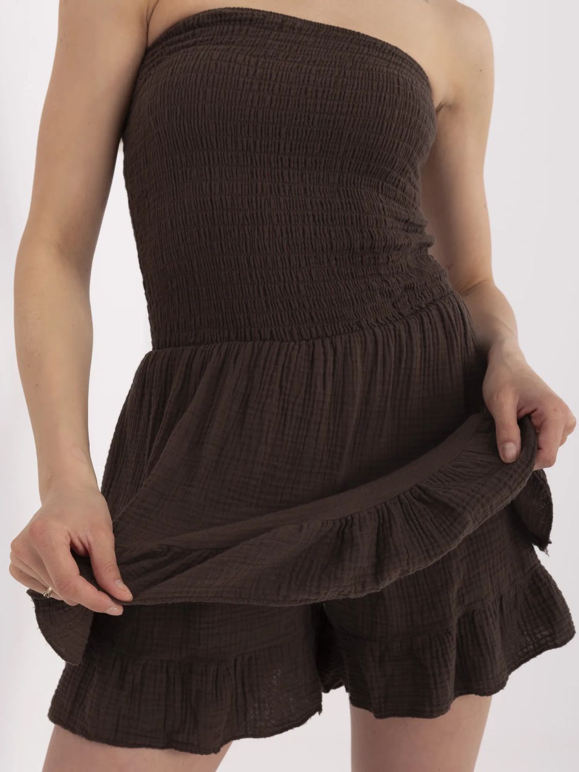 Brauner Jumpsuit mit kurzem Schnitt