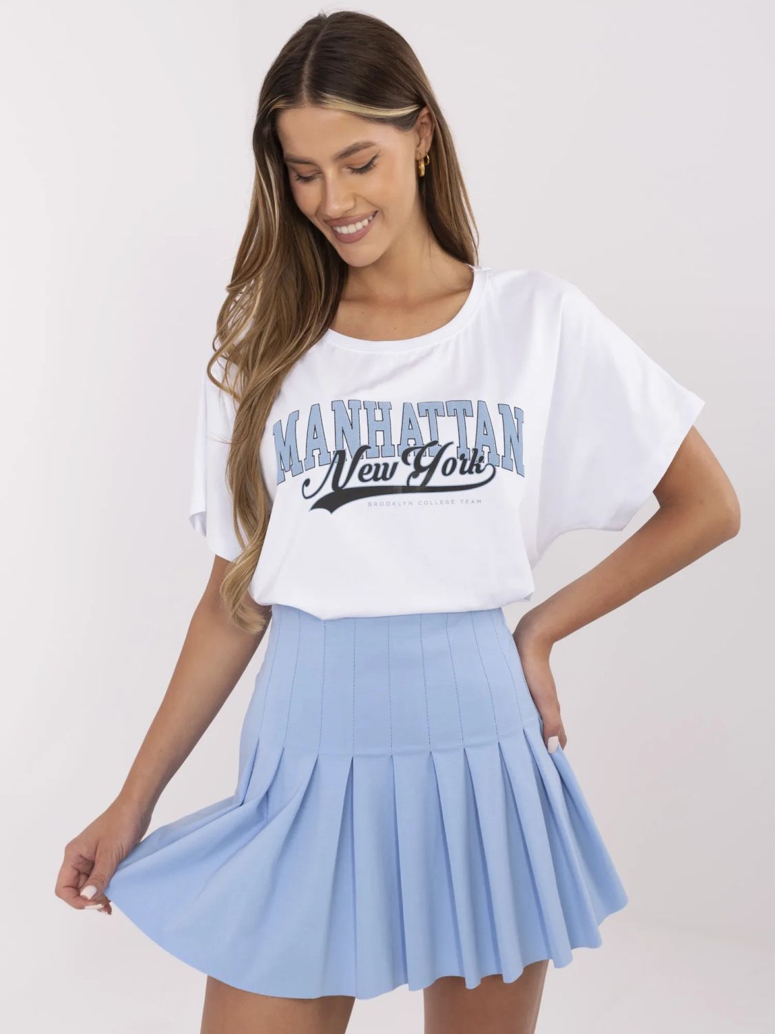 Weißes T-Shirt mit kurzen Ärmeln