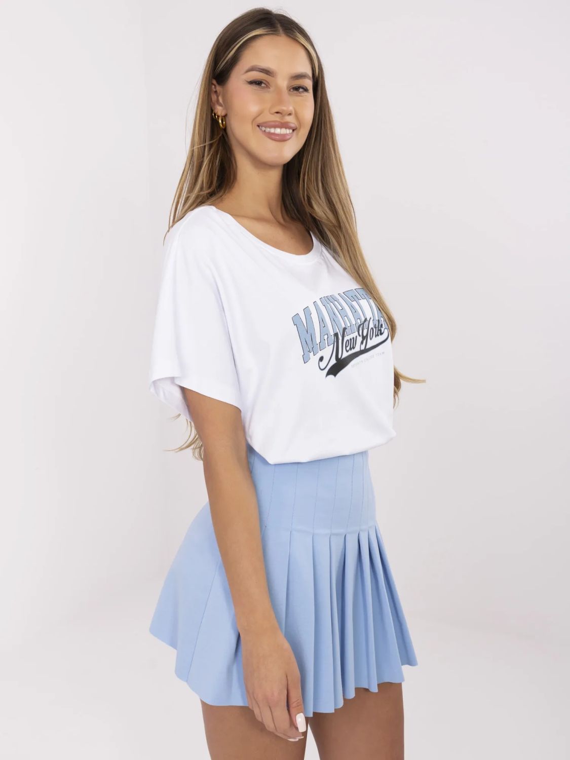 Weißes T-Shirt mit kurzen Ärmeln