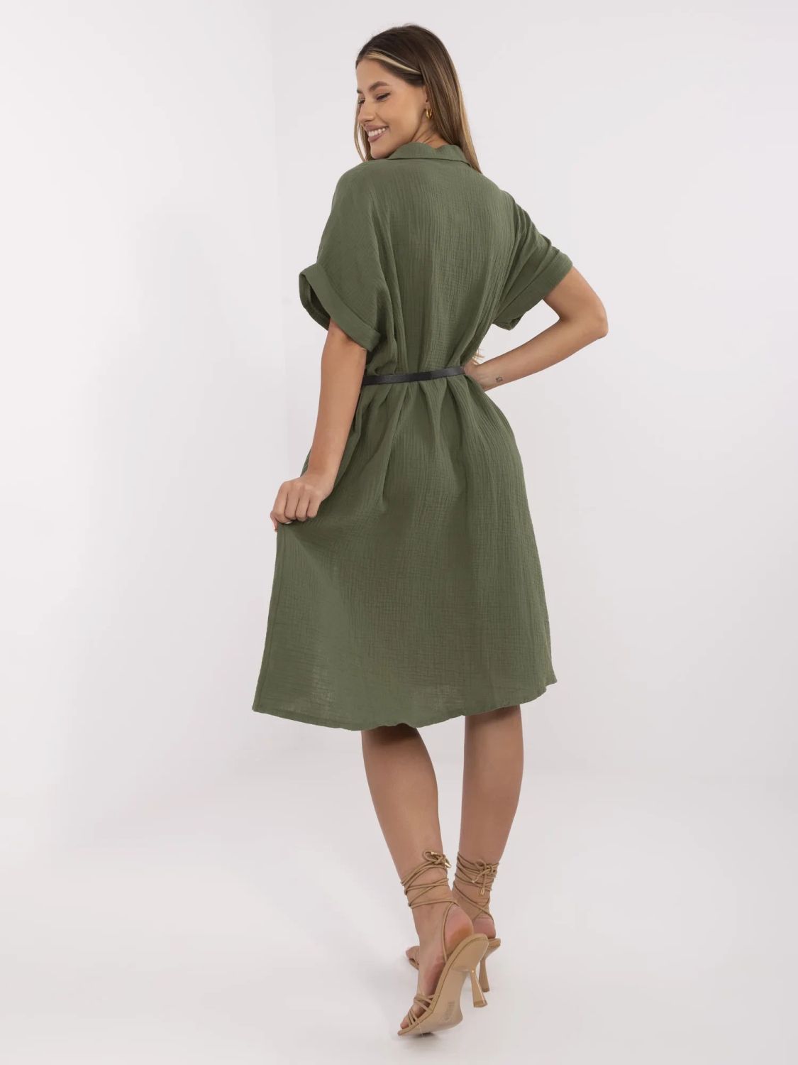 Einfaches khaki Kleid mit Kragen