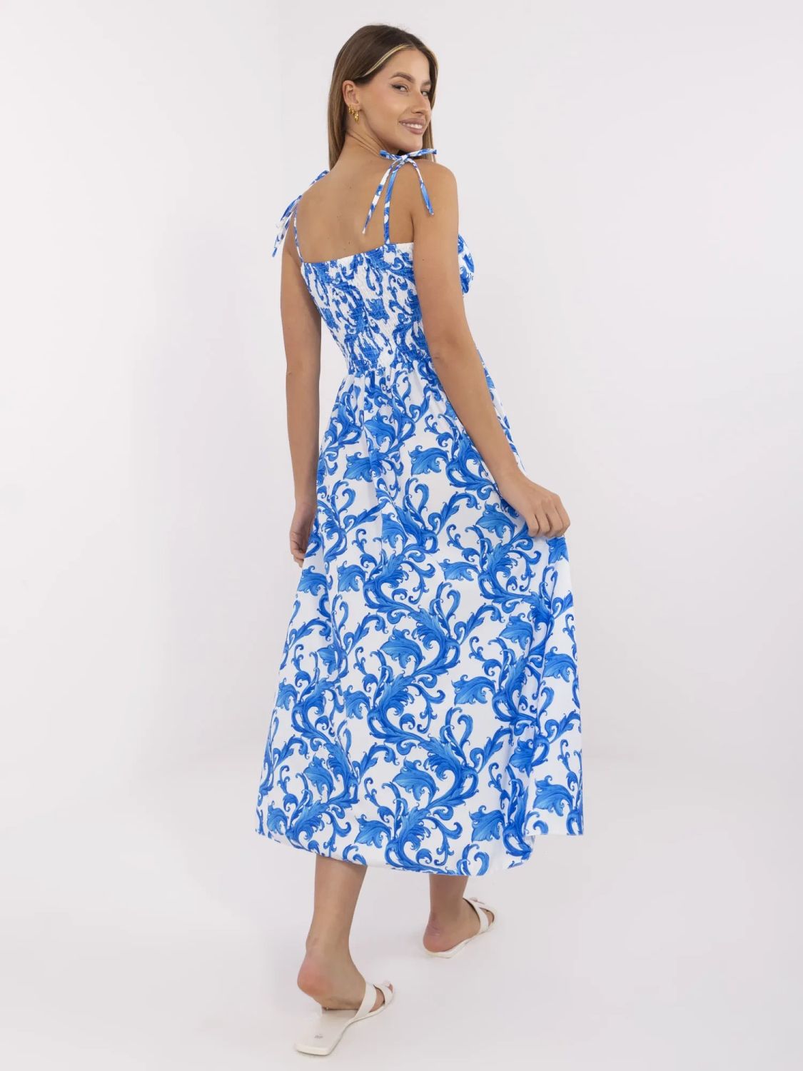 Weiß-blaue ausgestellte Kleid