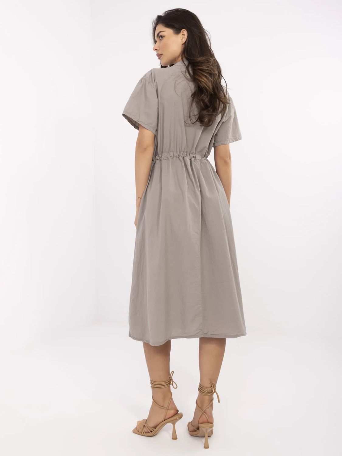 Beige ausgestellte Kleider mit kurzen Ärmeln