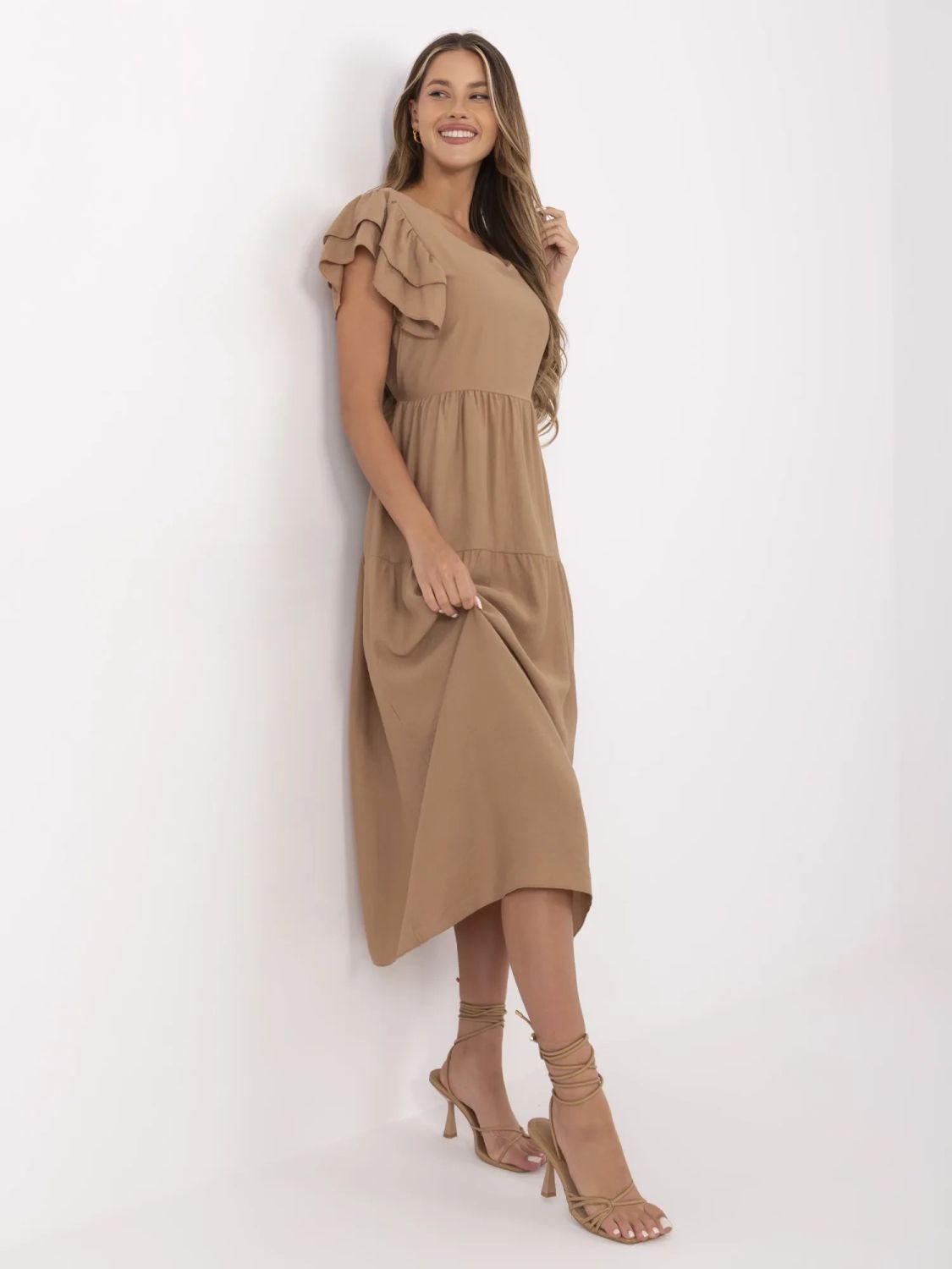 Ausgestellte braune Kleid mit V-Ausschnitt