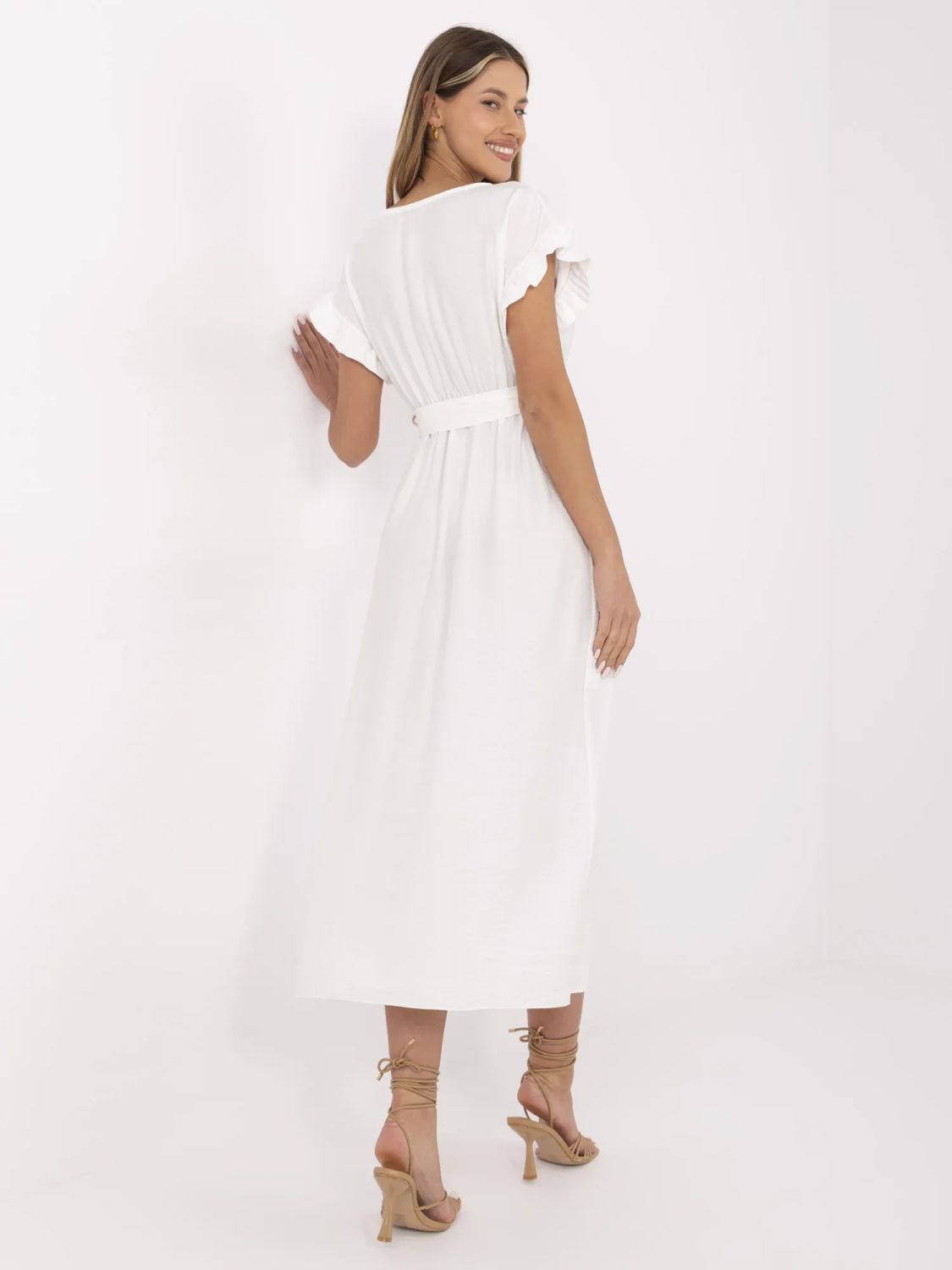 Weiße ausgestellte Kleid mit V-Ausschnitt