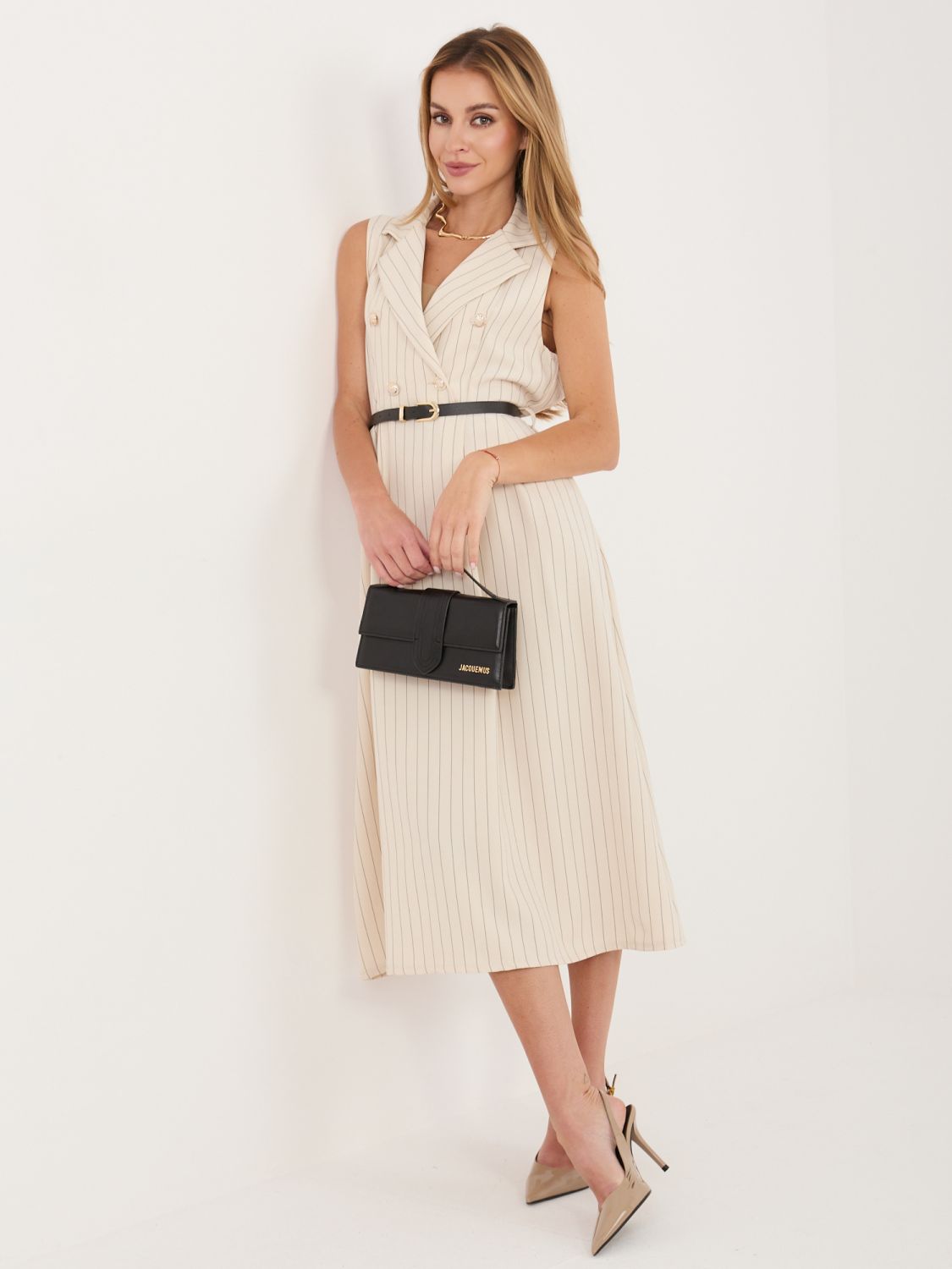 Beiges ausgestelltes Midi-Kleid mit Gürtel und Kragen