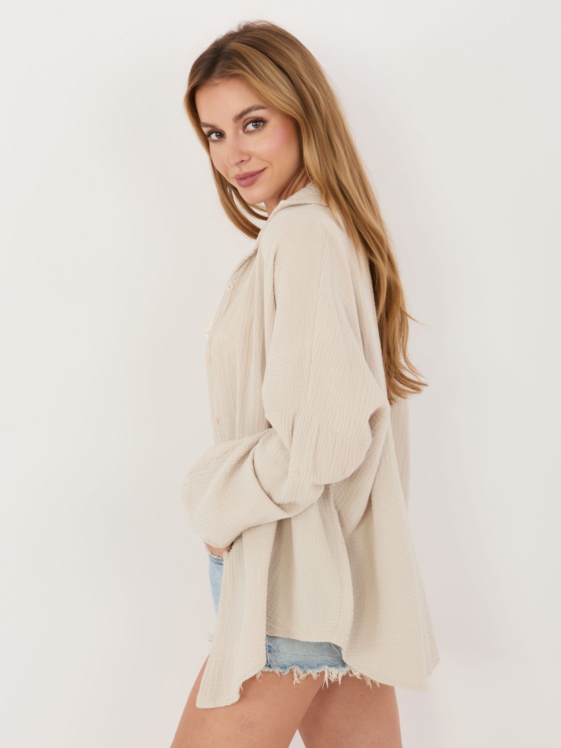 Beiges Baumwollhemd mit Kragen