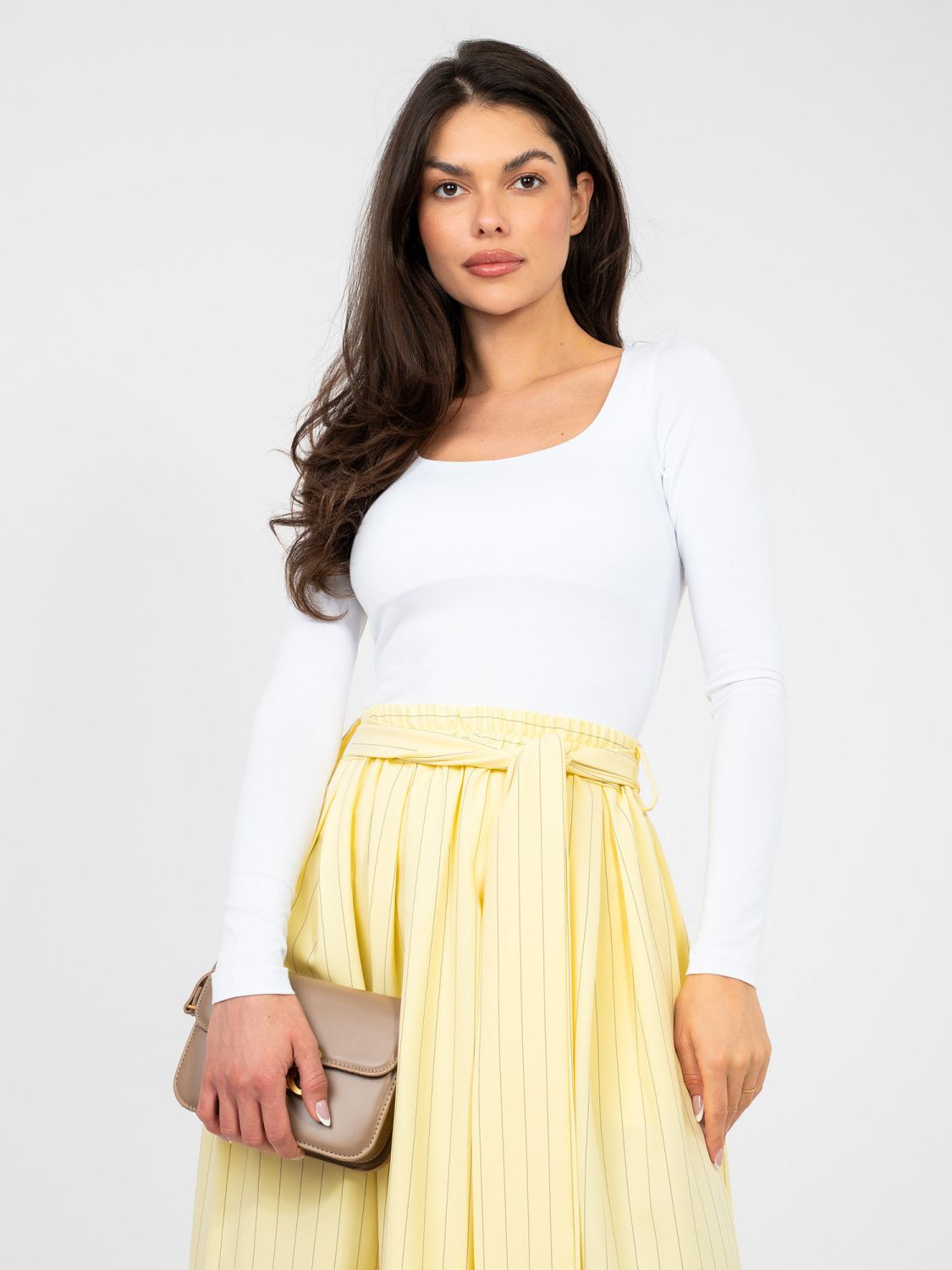 Weiße Bluse mit langen Ärmeln und Futter