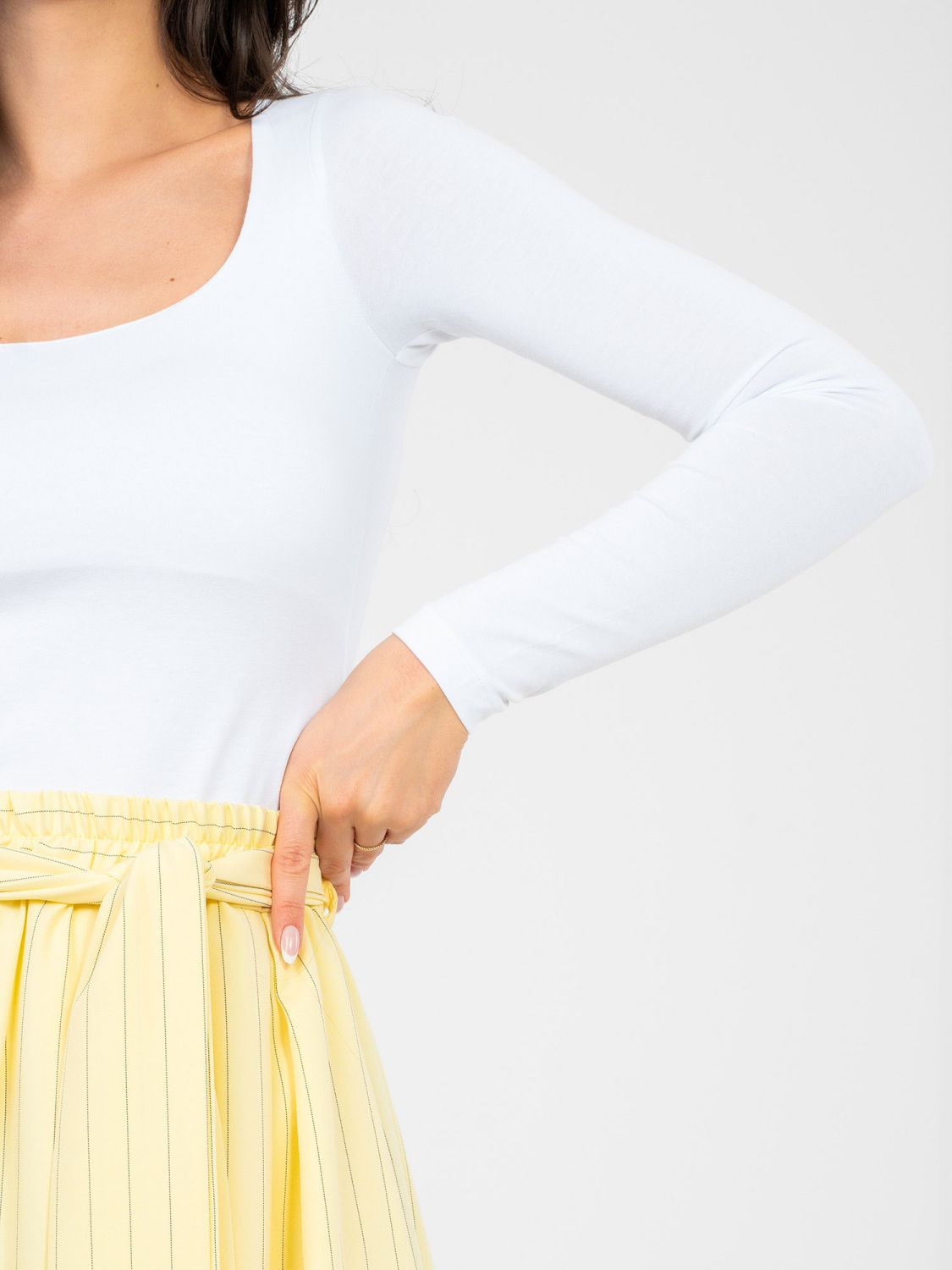 Weiße Bluse mit langen Ärmeln und Futter