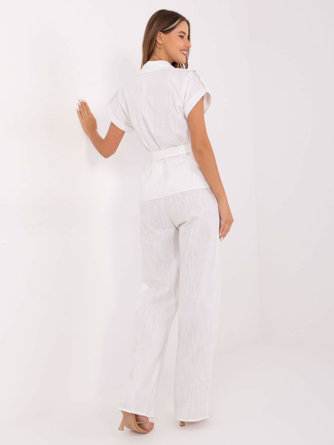 Eleganter weißer Anzug