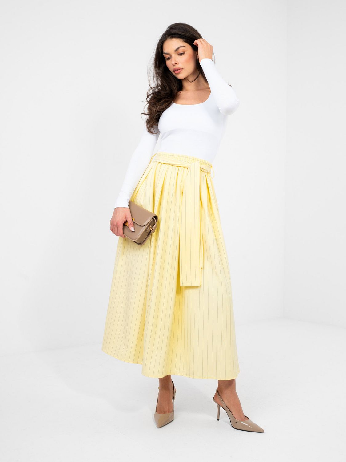 Weiße Bluse mit langen Ärmeln und Futter