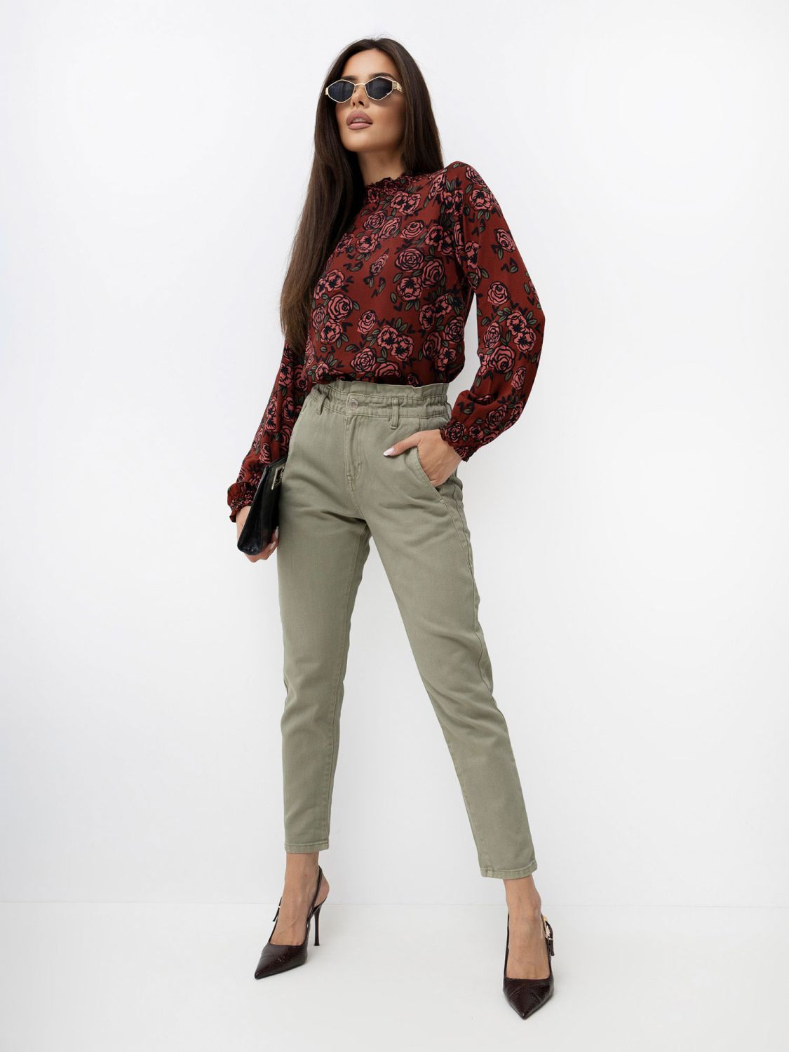 Elegante Bluse mit Blumenmuster und Stehkragen