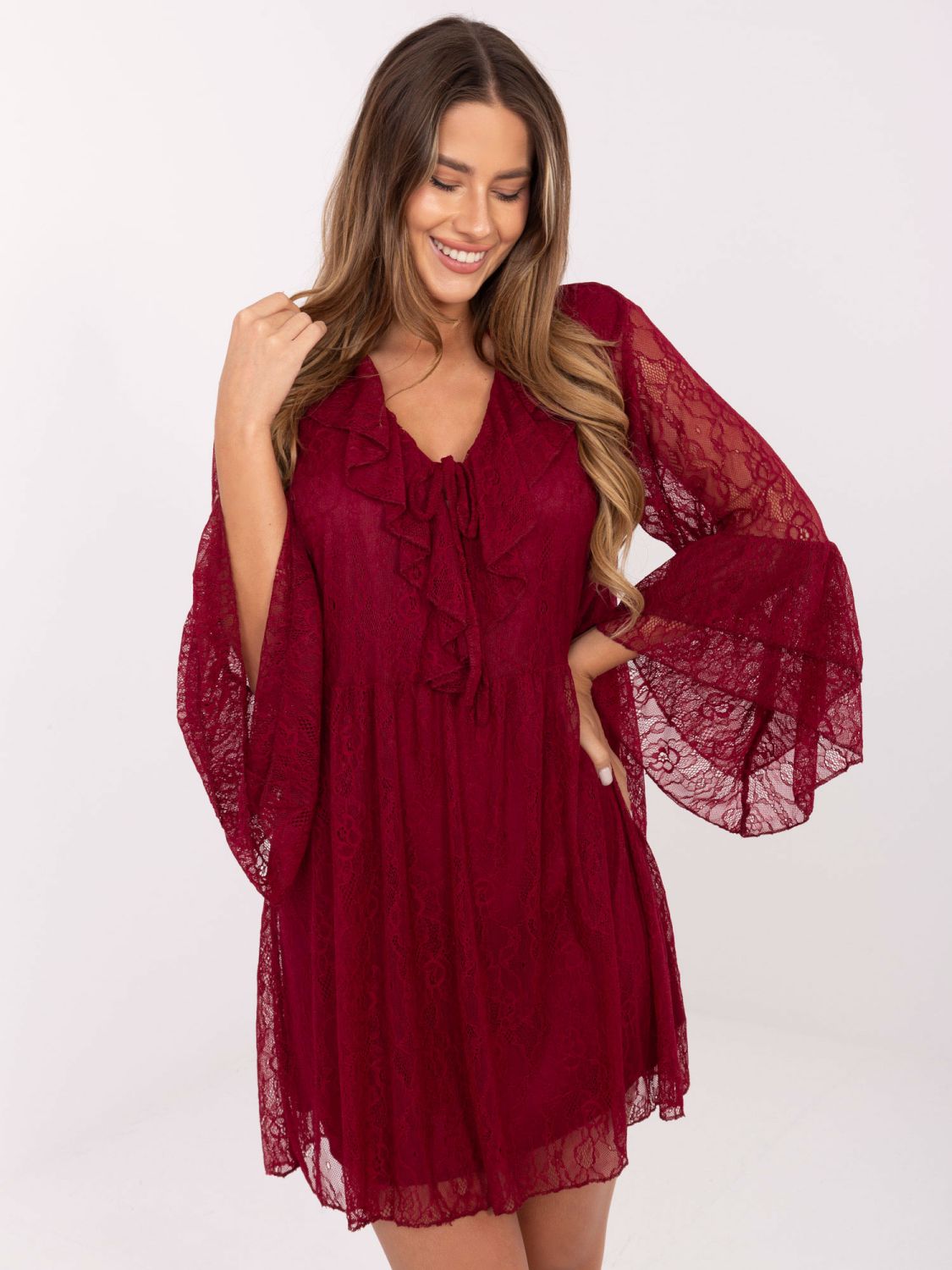 Bordeauxfarbenes A-Linien-Minikleid mit Spitze und Schnürung