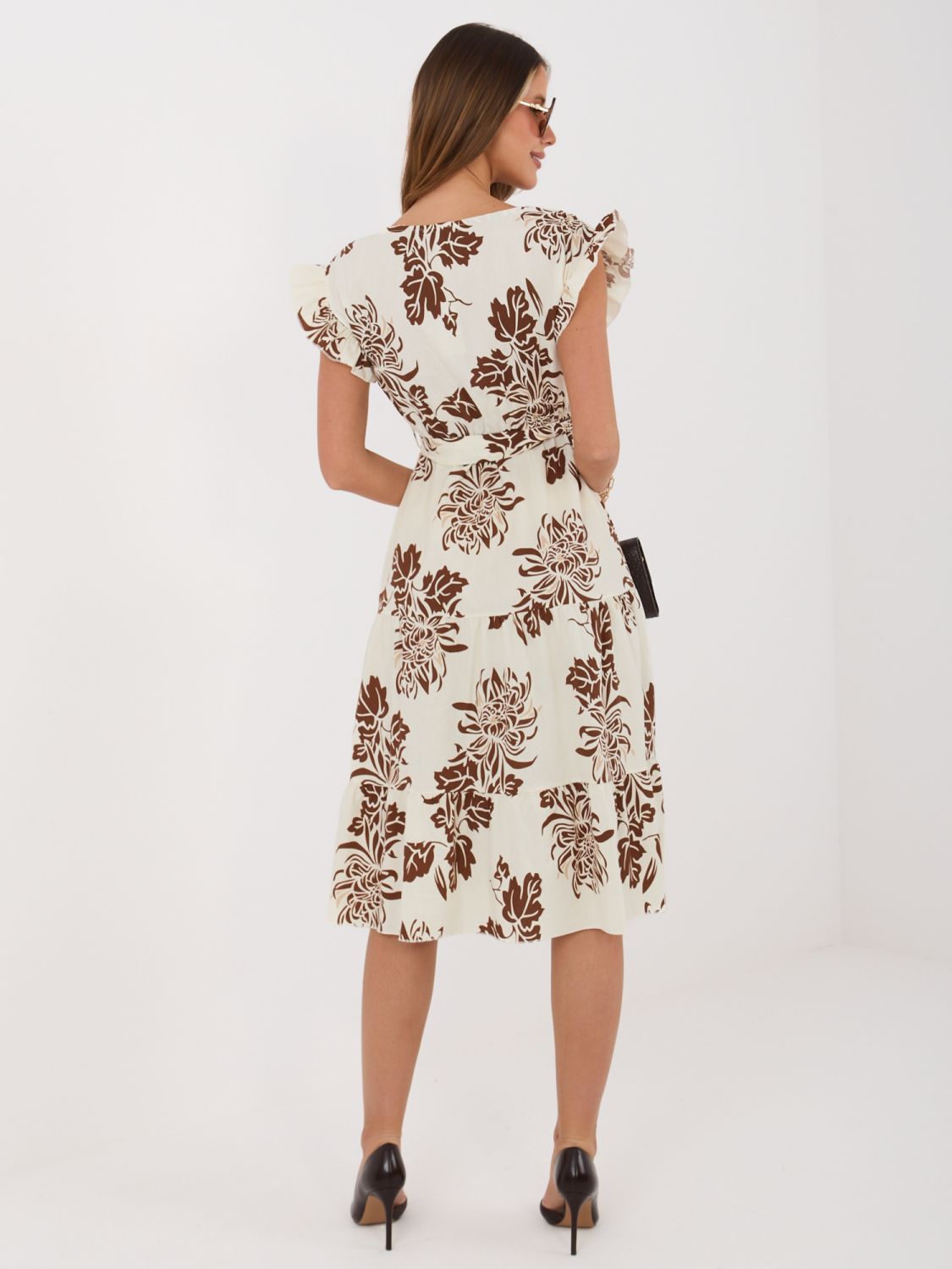 Braunes ausgestelltes Midi-Kleid mit Gürtel und Volant