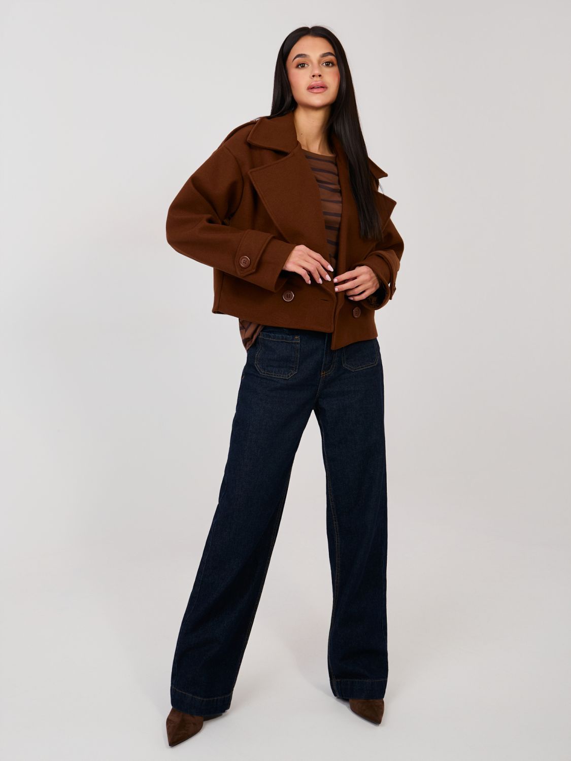 Braunes gestreiftes Baumwoll-T-Shirt mit kurzem Ärmel