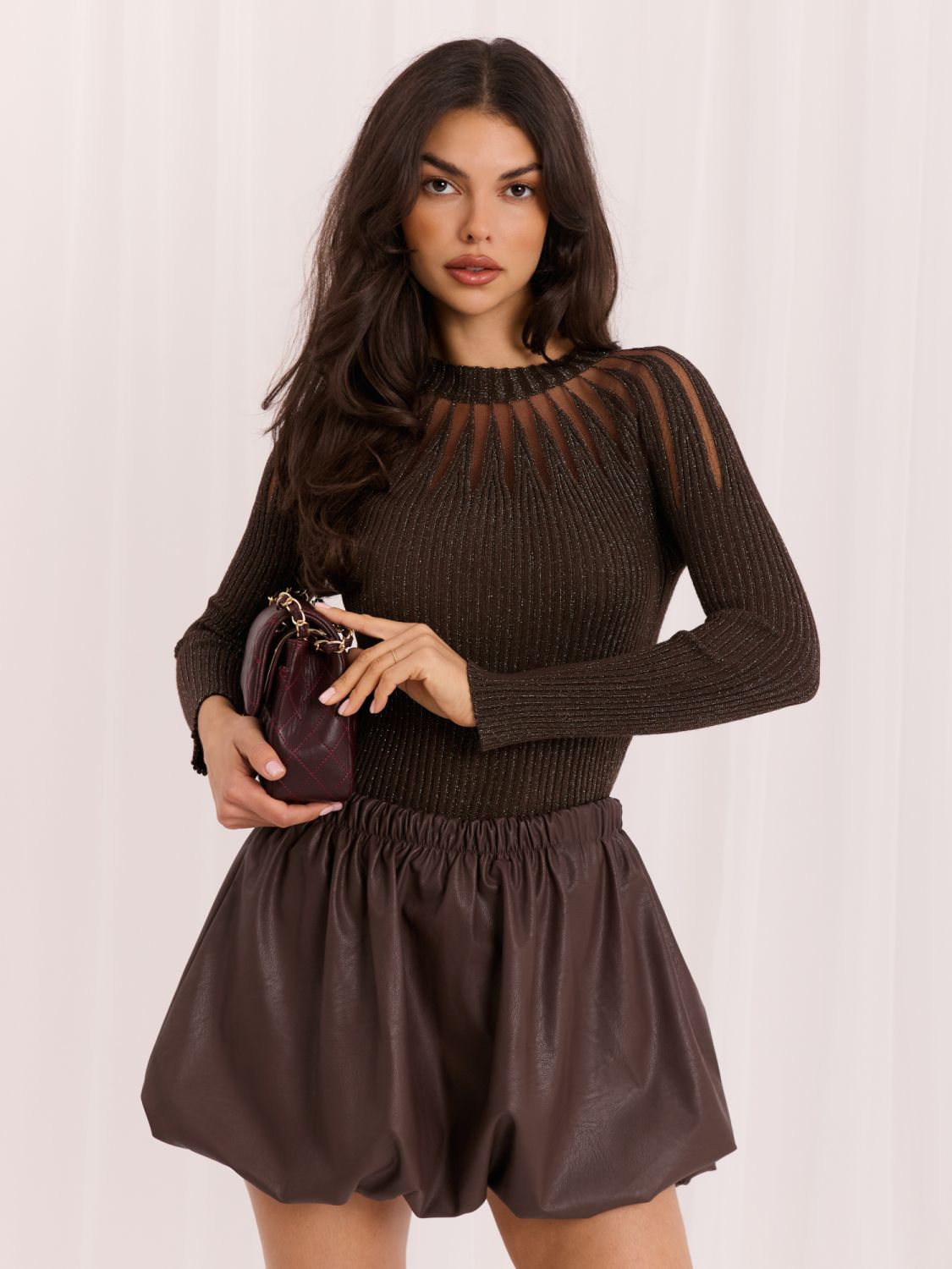 Eleganter brauner Pullover mit Rundhalsausschnitt