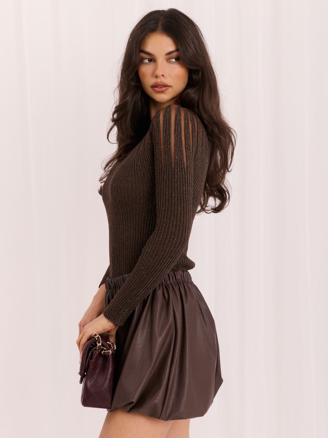 Eleganter brauner Pullover mit Rundhalsausschnitt