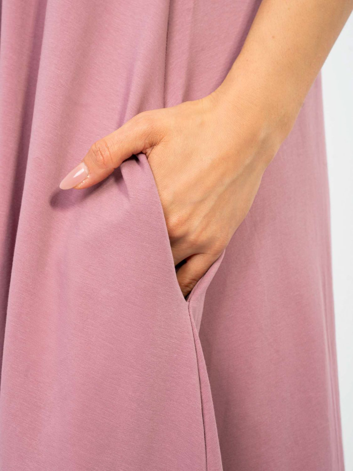 Maxi-Sommerkleid mit V-Ausschnitt und Taschen, dunkelrosa