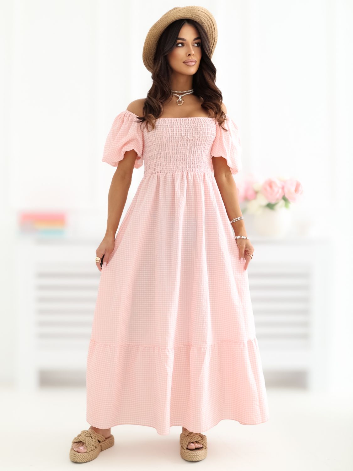 Oranges Midi-Kleid mit Volant und Karomuster