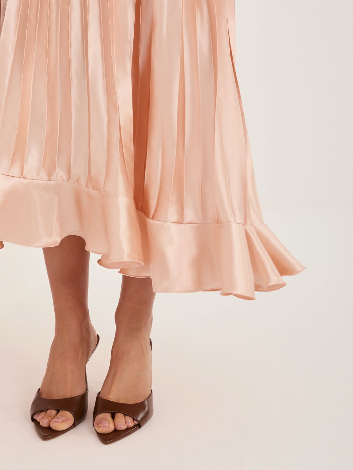 Midi-Cocktailkleid mit Volant und Bindegürtel