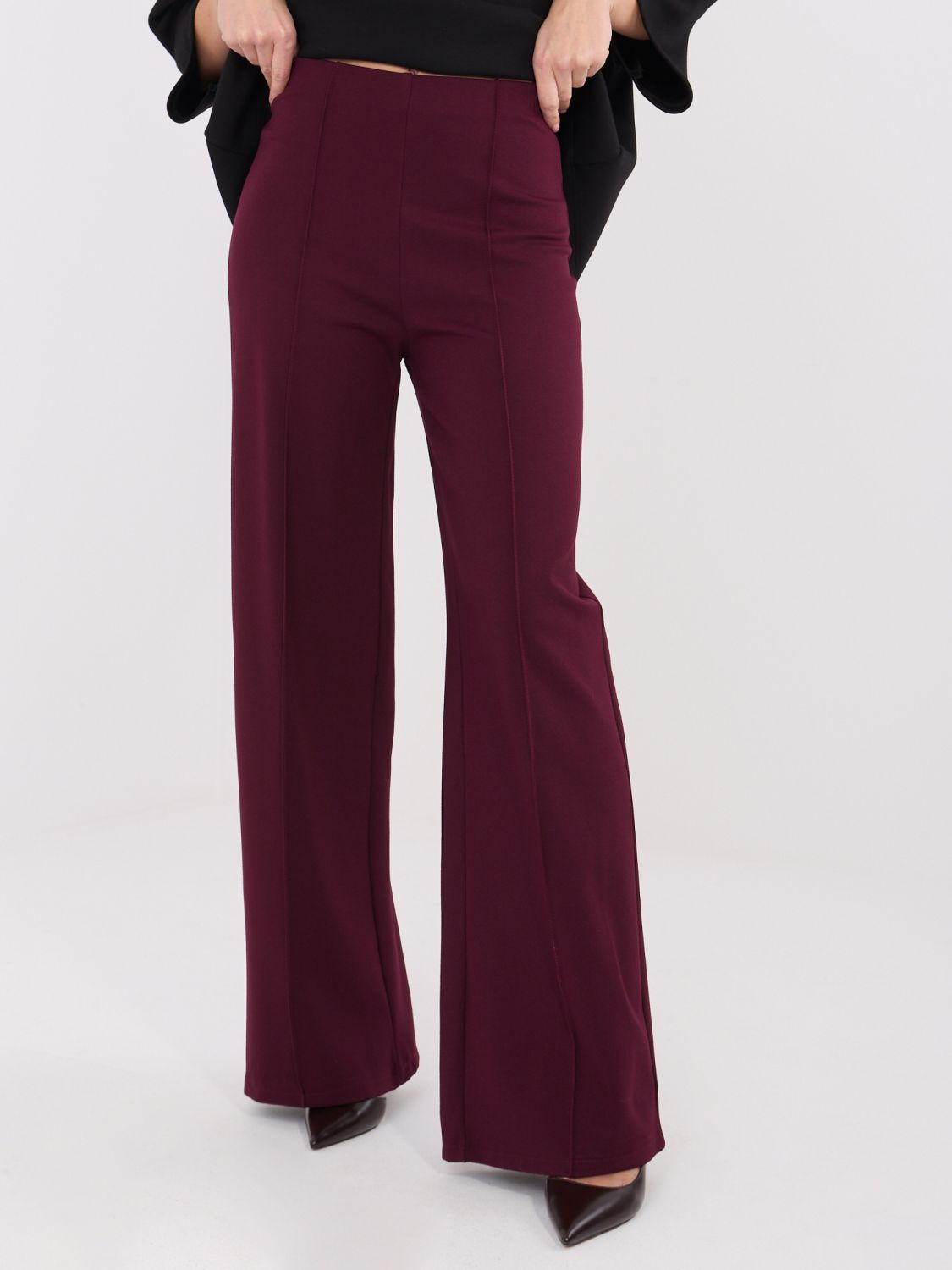 Bordeauxfarbene Wide-Leg-Hose mit hohem Bund