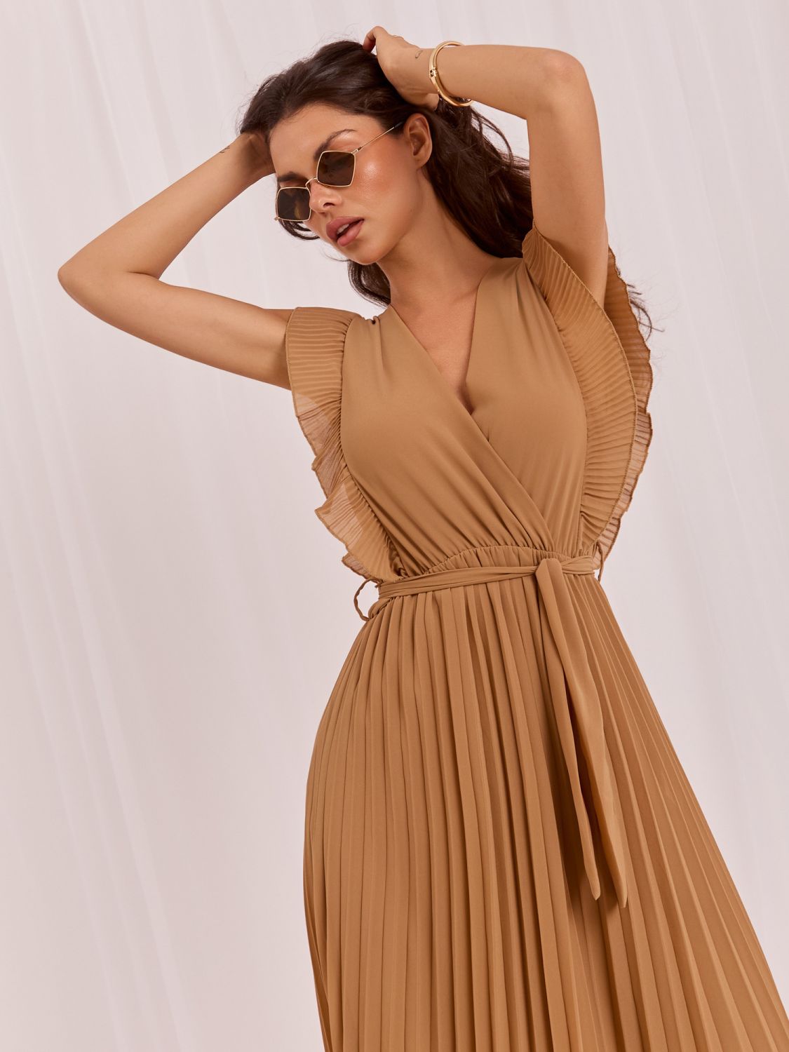 Braunes ausgestelltes Midi-Kleid mit Gürtel