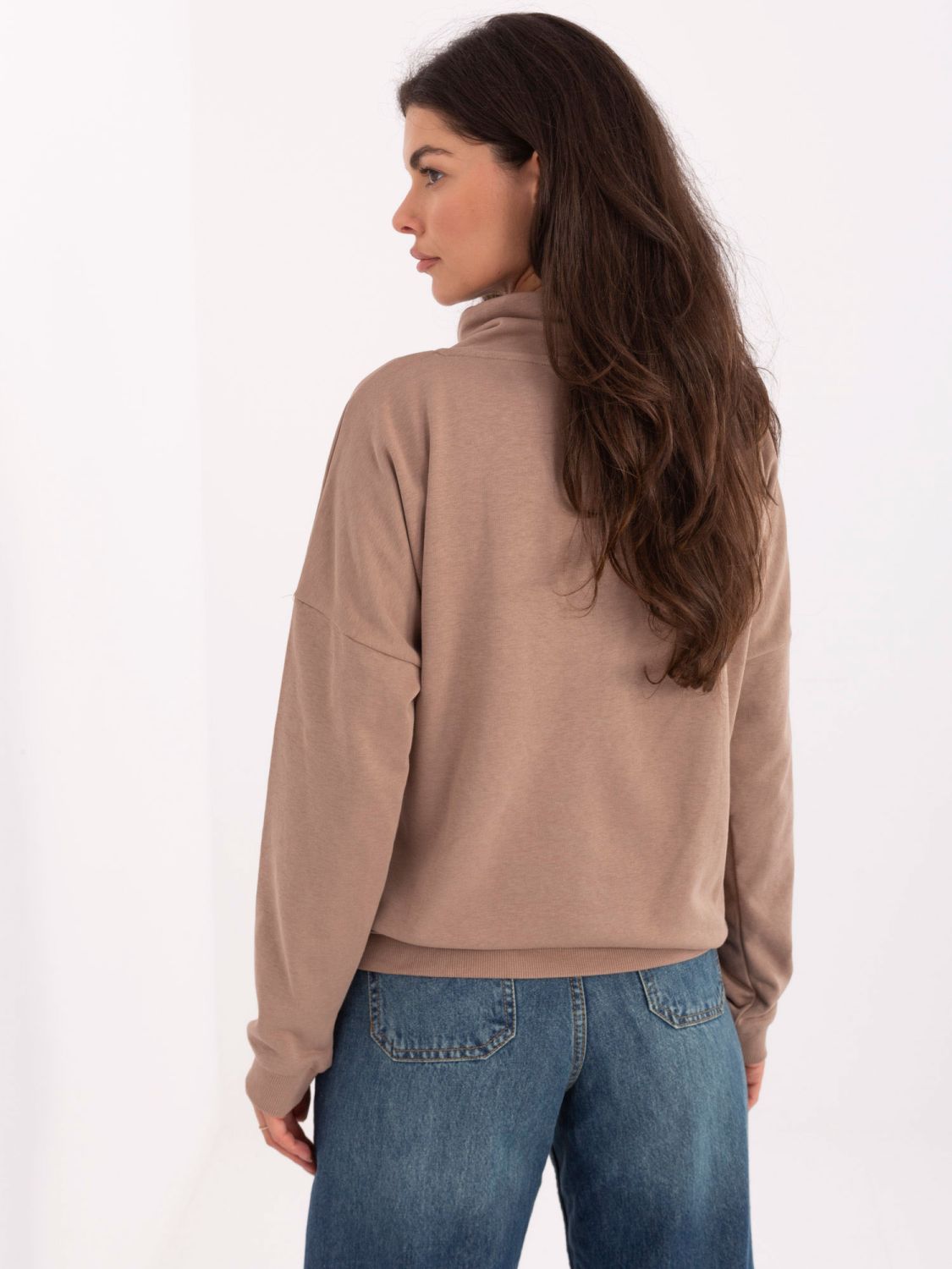 Beiges Baumwoll-Sweatshirt mit Kragen und Tasche