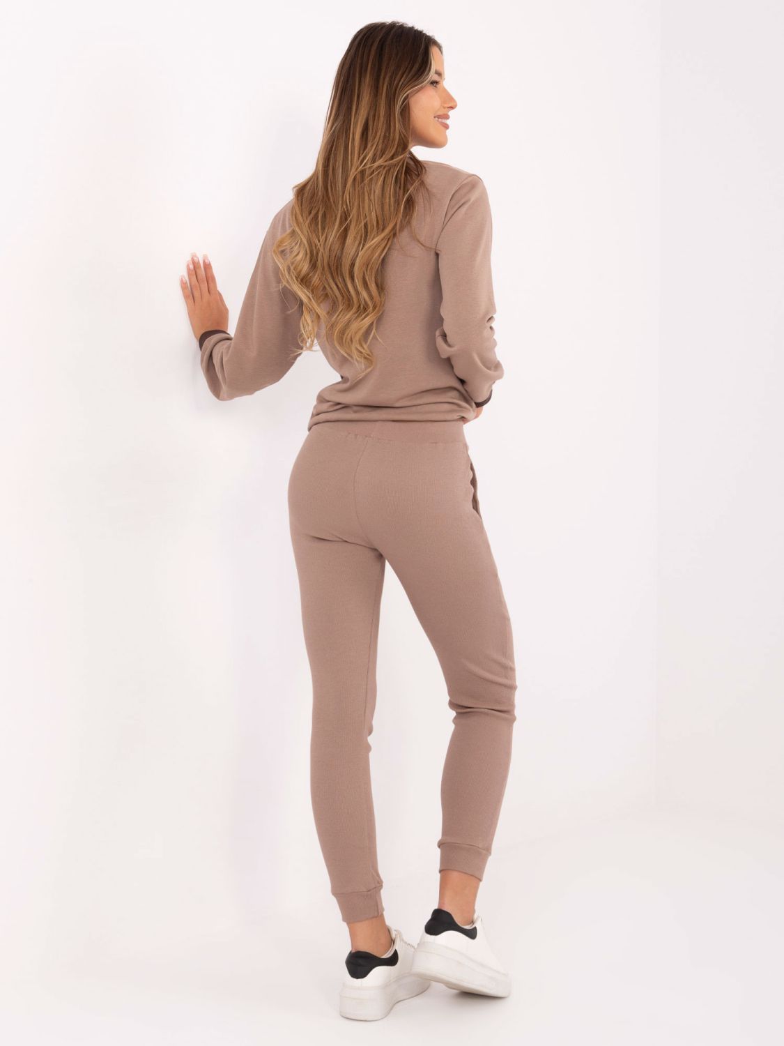 Damen-Jogginghose aus beigem Rippmaterial