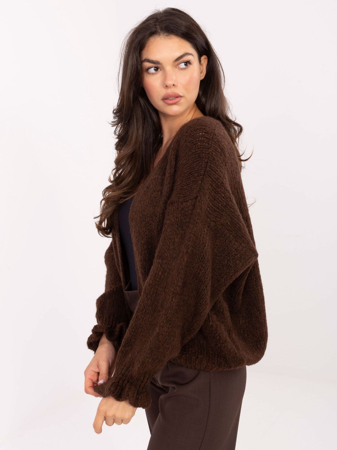 Brauner Cardigan mit Volant