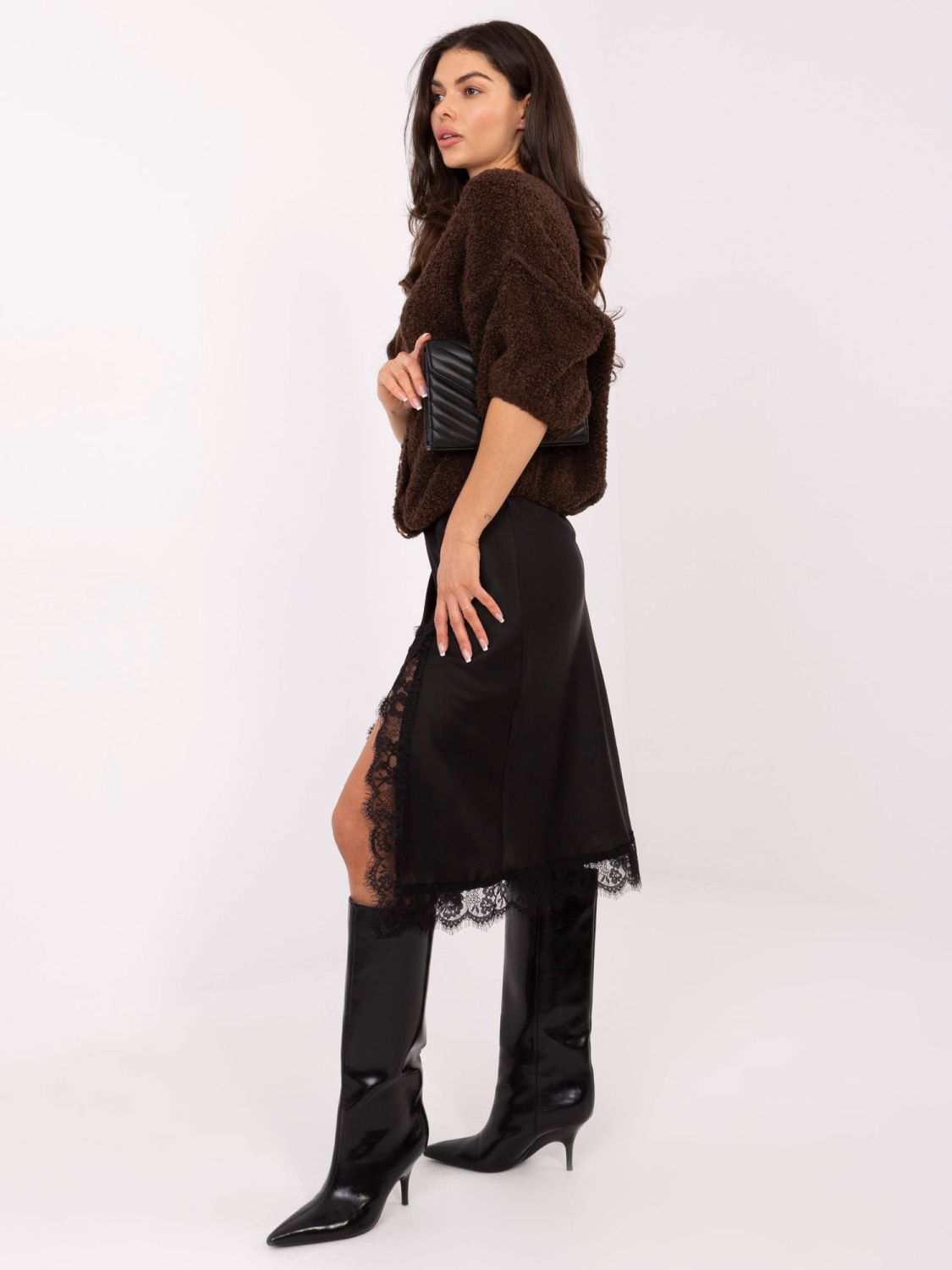 Eleganter brauner Pullover mit 3/4-Ärmeln und Knöpfen