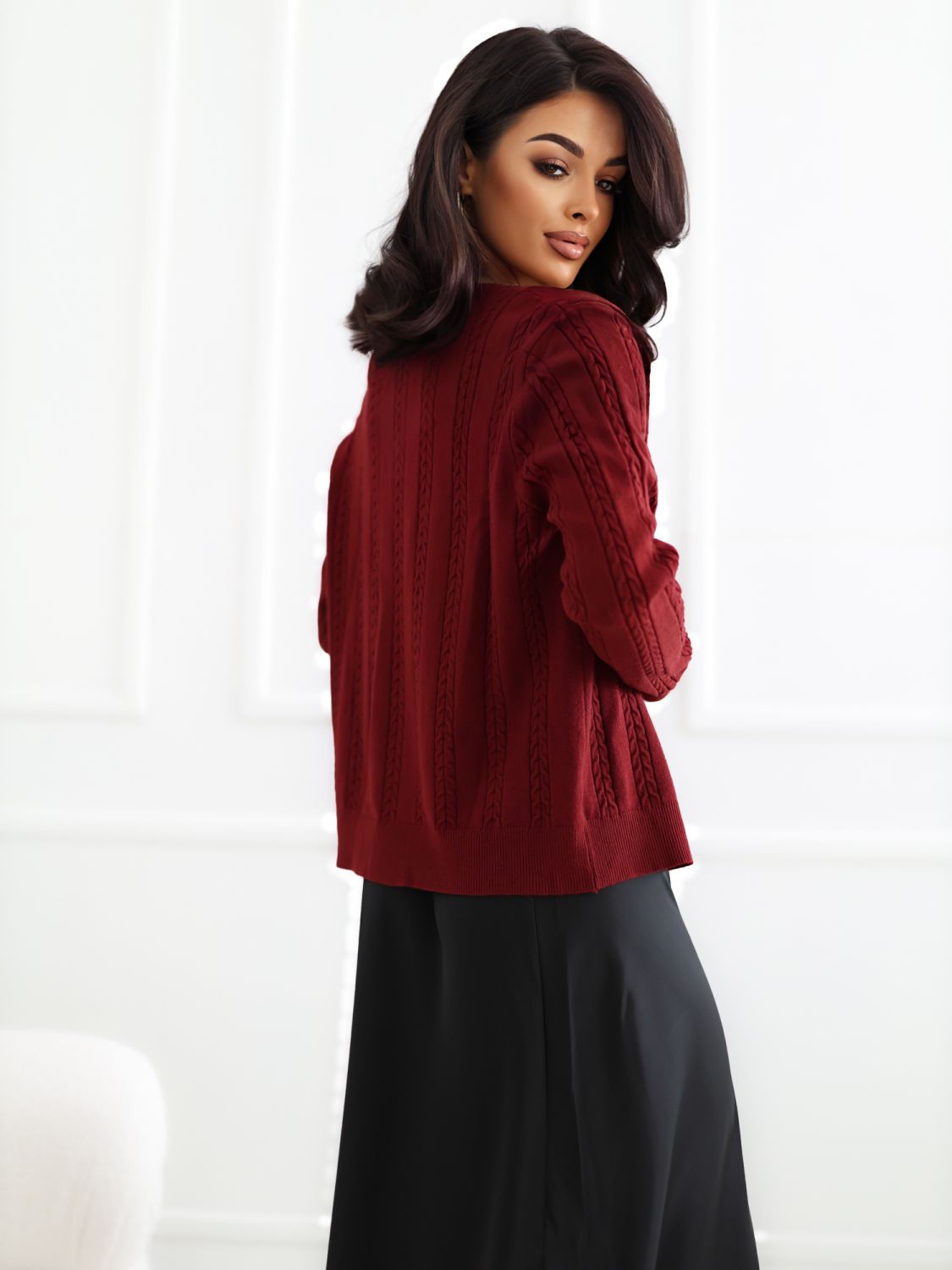Eleganter roter Pullover mit Rundhalsausschnitt