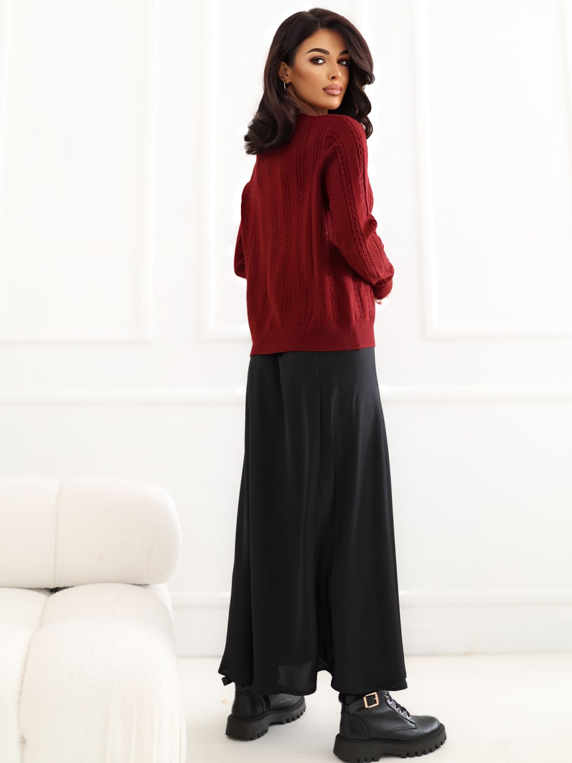 Eleganter roter Pullover mit Rundhalsausschnitt