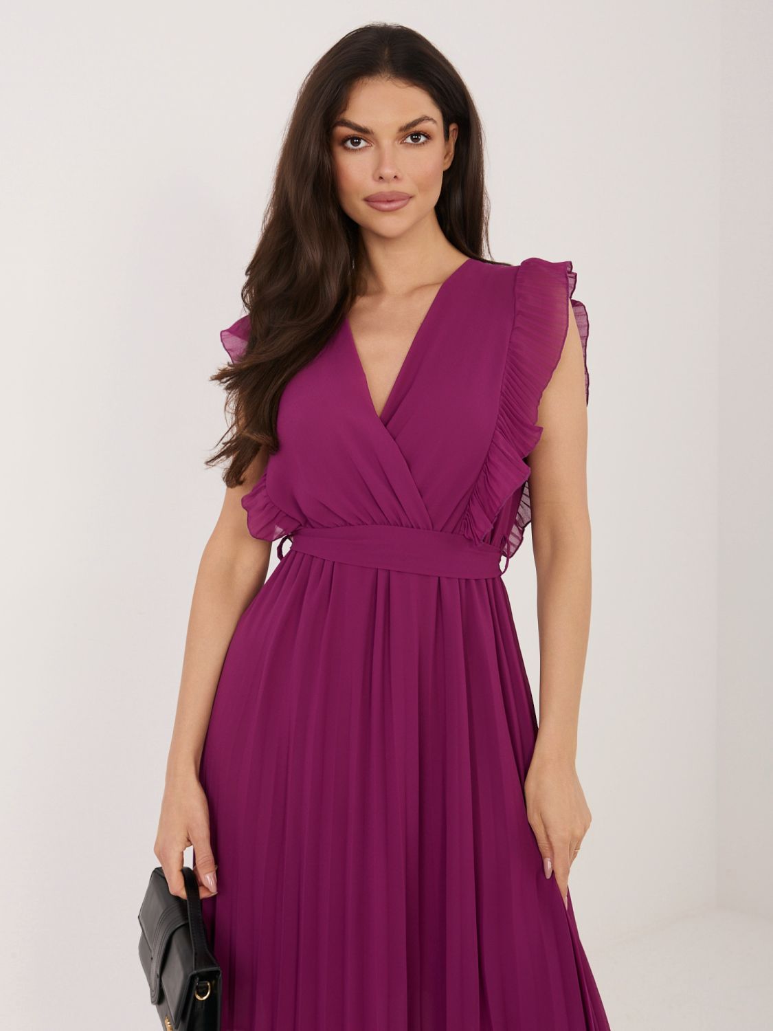 Ausgestelltes Midi-Kleid in Dunkellila mit Gürtel