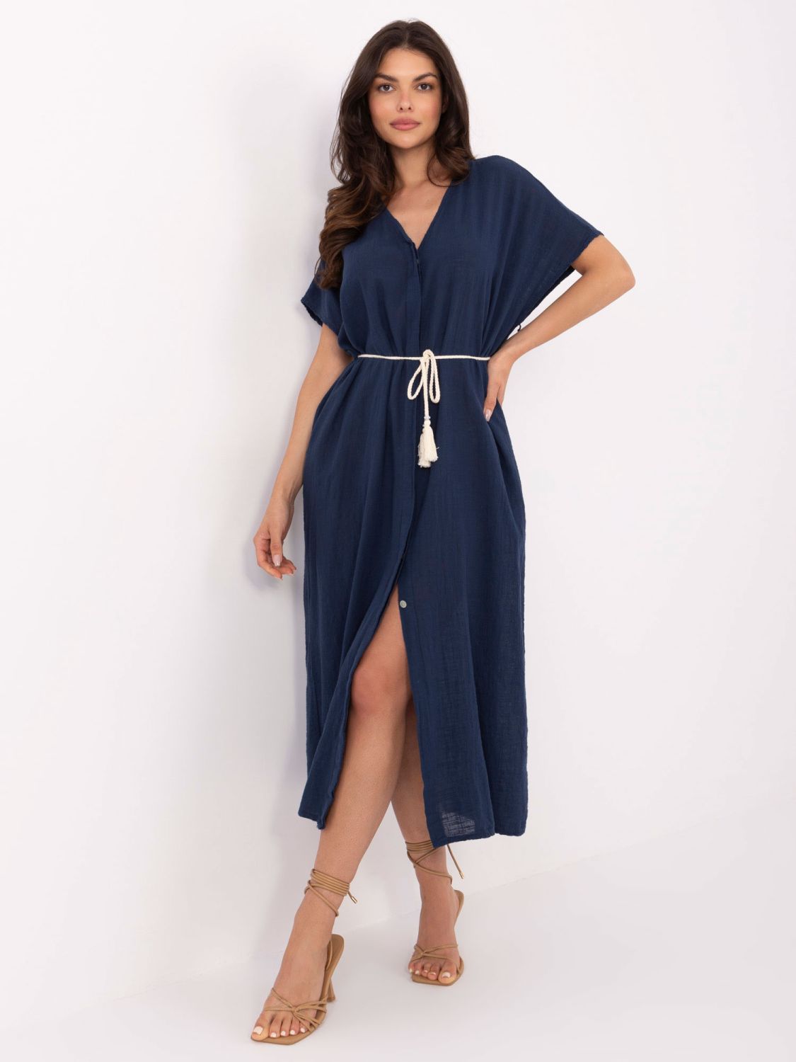 Oversize blaues Sommerkleid mit Gürtel und Taschen