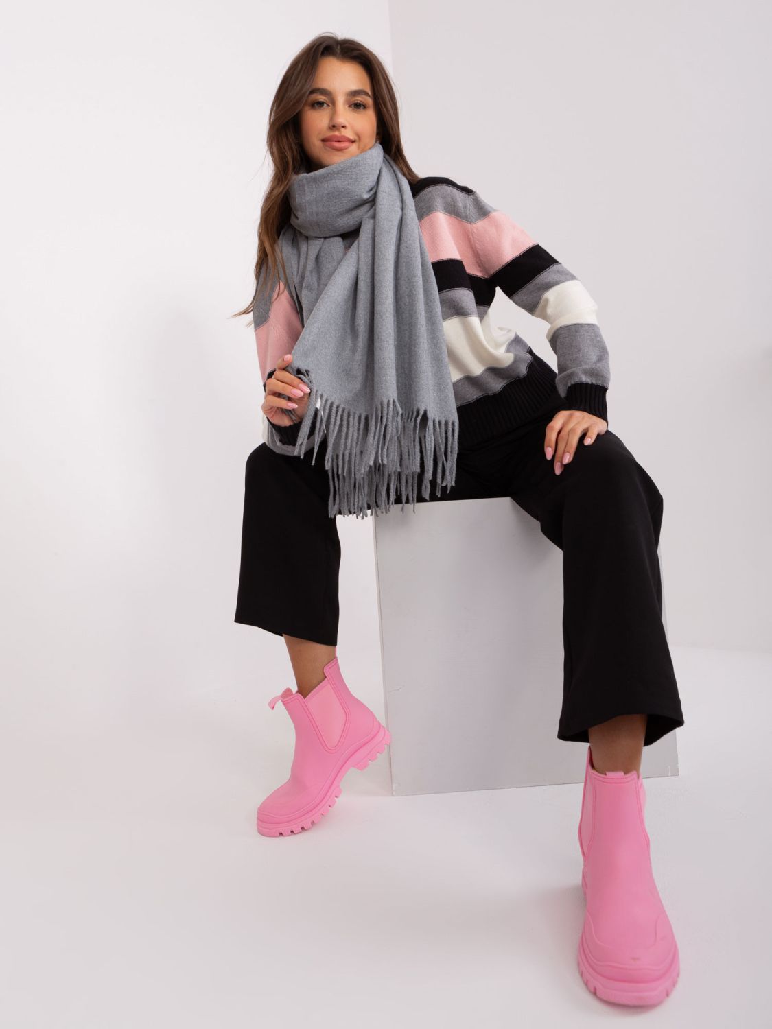 Dunkelgrau einfarbiger Damenschal