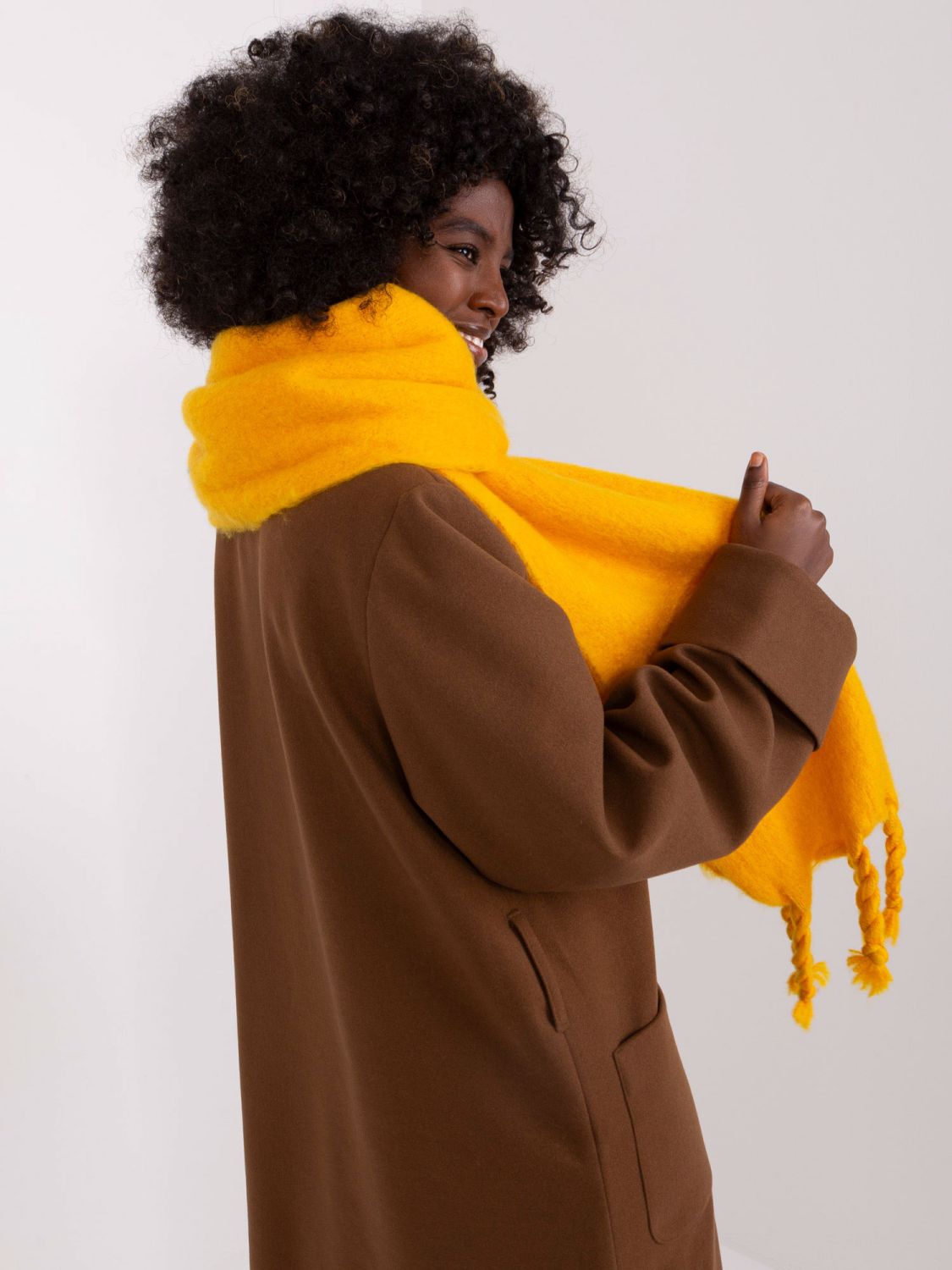 Eleganter gelber Schal