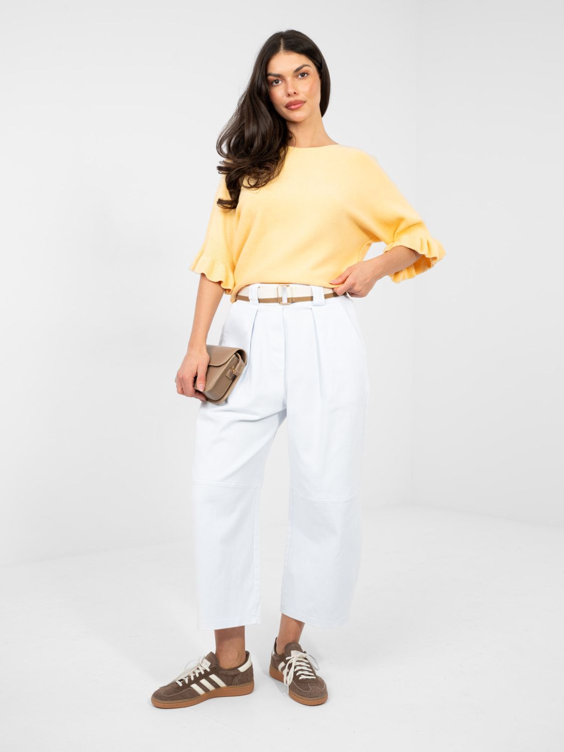 Eleganter gelber Pullover mit 3/4-Ärmeln und Volant