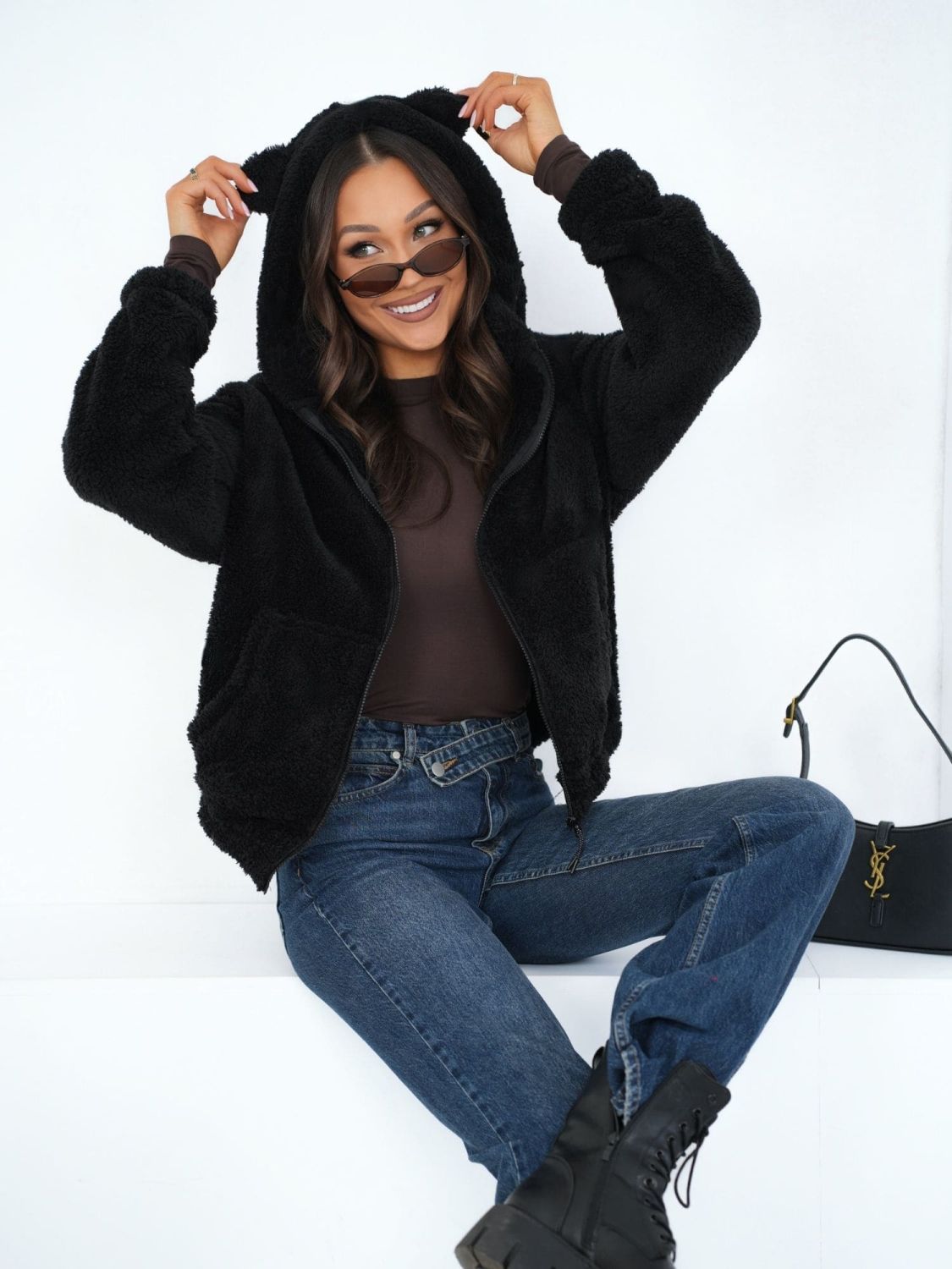 Schwarzes Kapuzen-Sweatshirt mit Reißverschluss