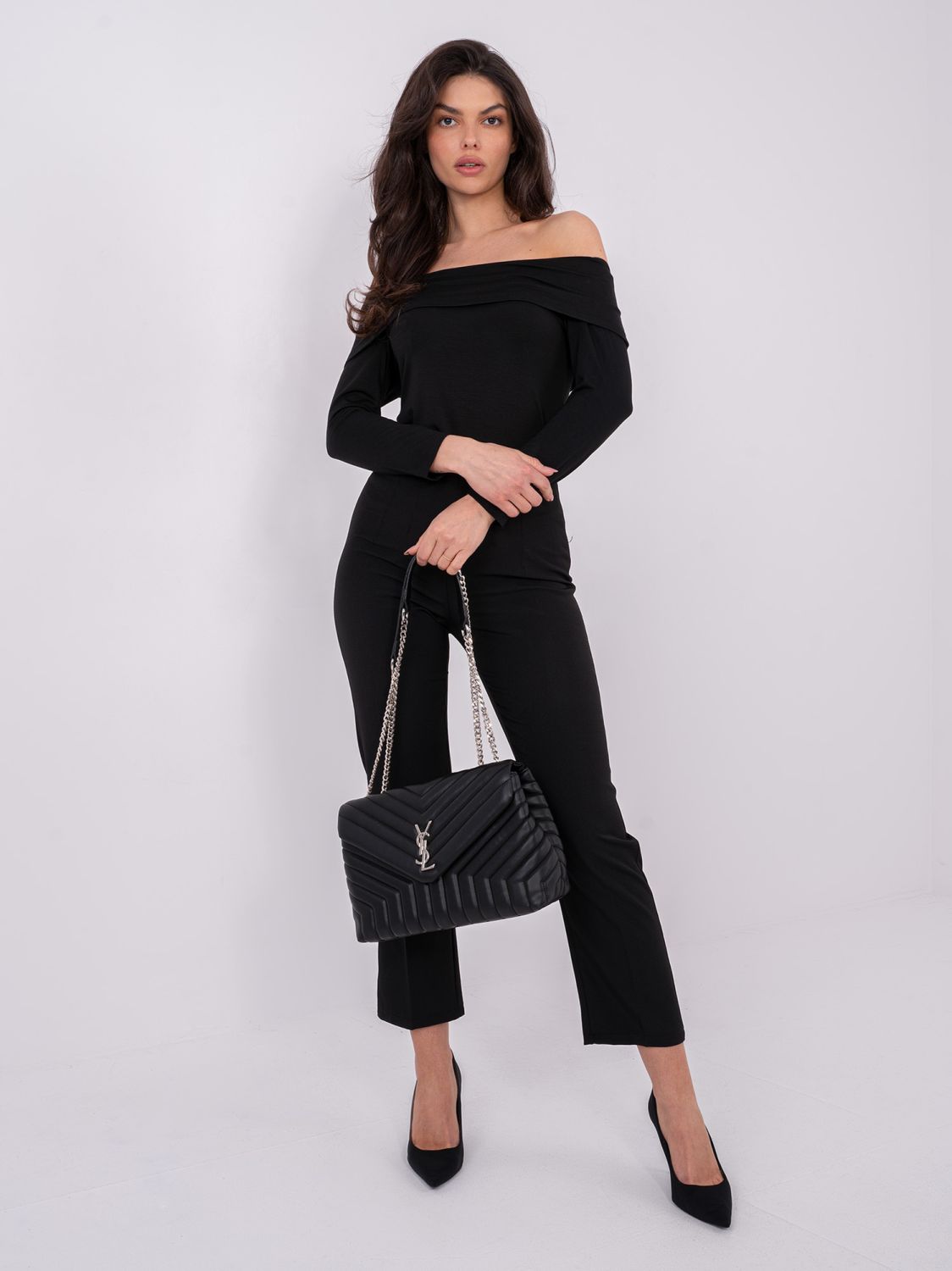 Schwarze Bluse mit Carmen-Ausschnitt und 3/4-Ärmeln