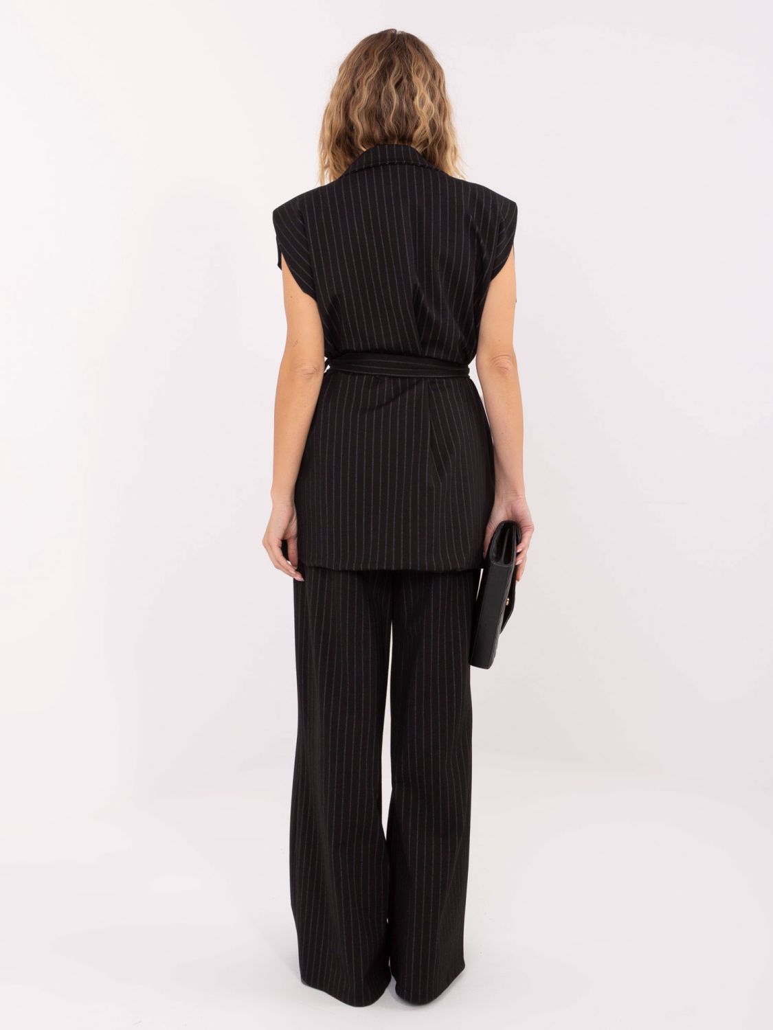 Elegante schwarze gestreifte Weste mit Gürtel