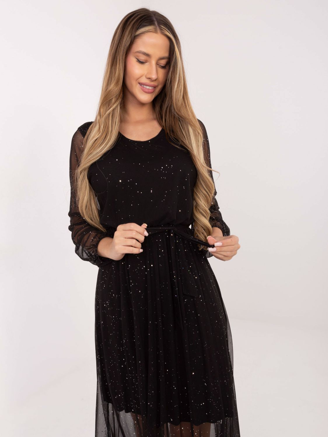 Schwarzes Maxi-Kleid mit Applikation und Gürtel