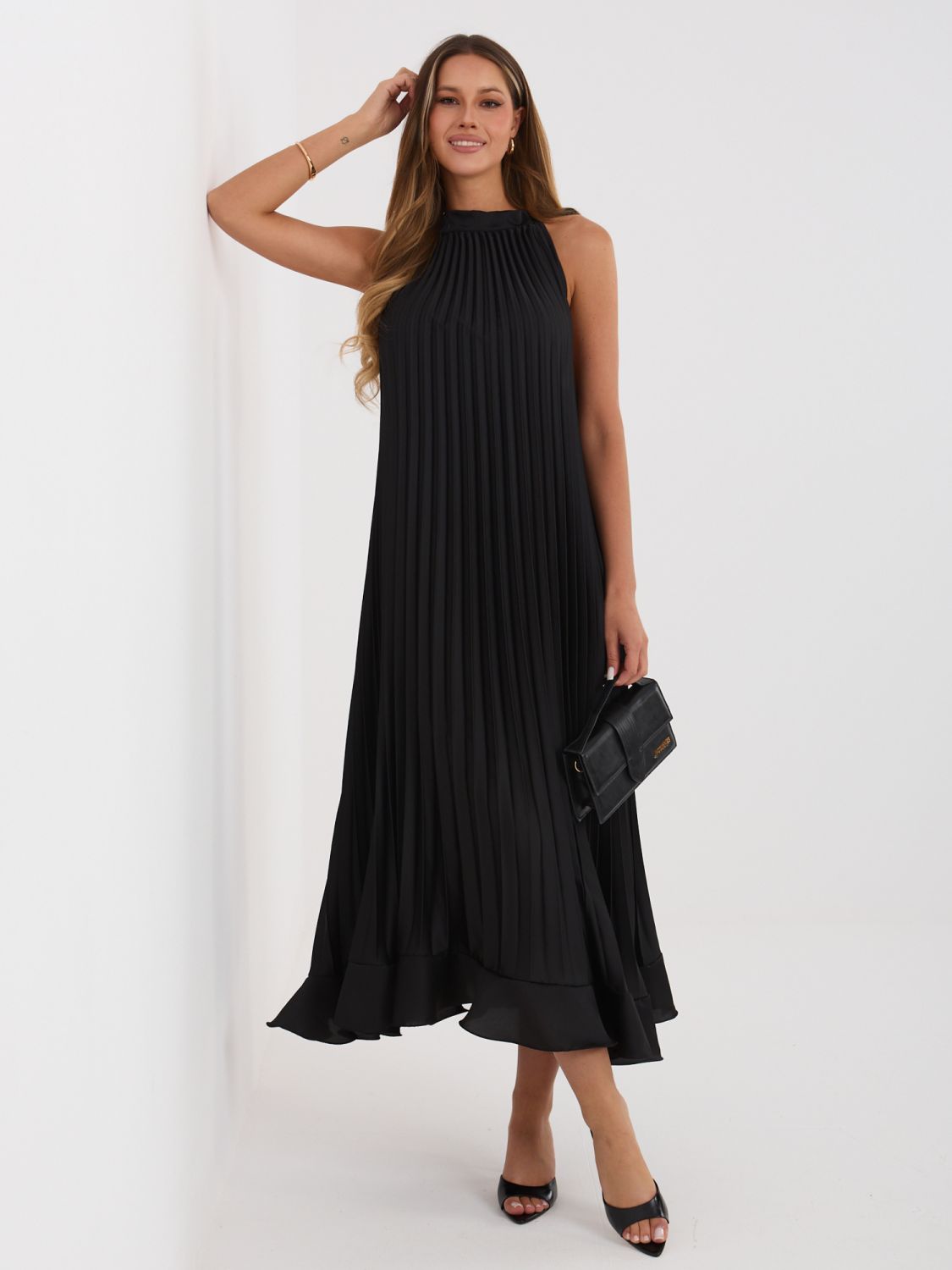 Schwarzes Cocktail-Midikleid mit Bindegürtel und Volant