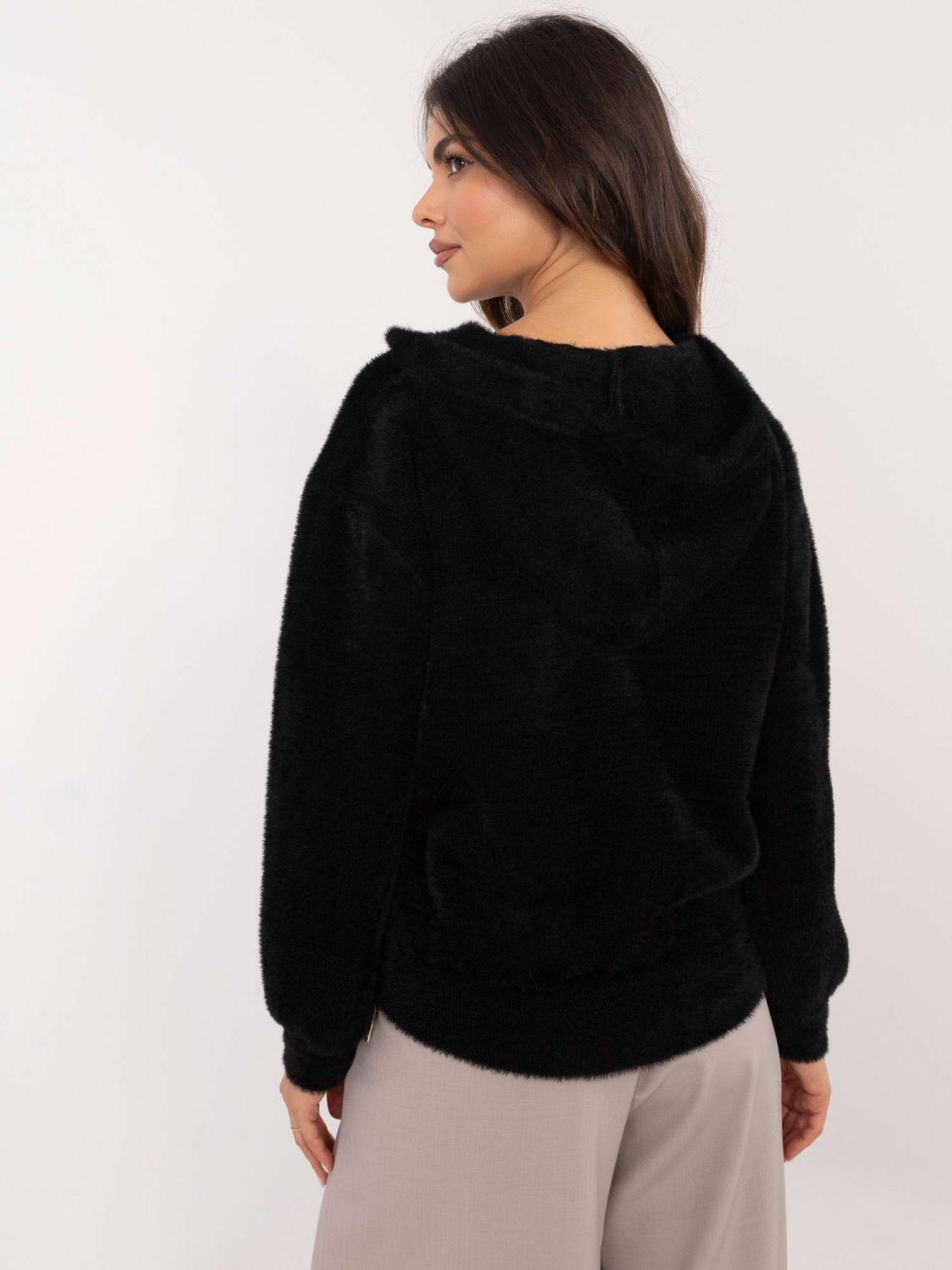 Elegante schwarze Winterjacke mit Kapuze